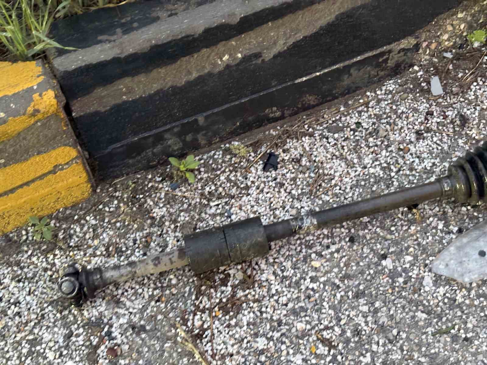 tekeri kopan otomobil refuje carpti 1 yarali 4 OV2O5hyT