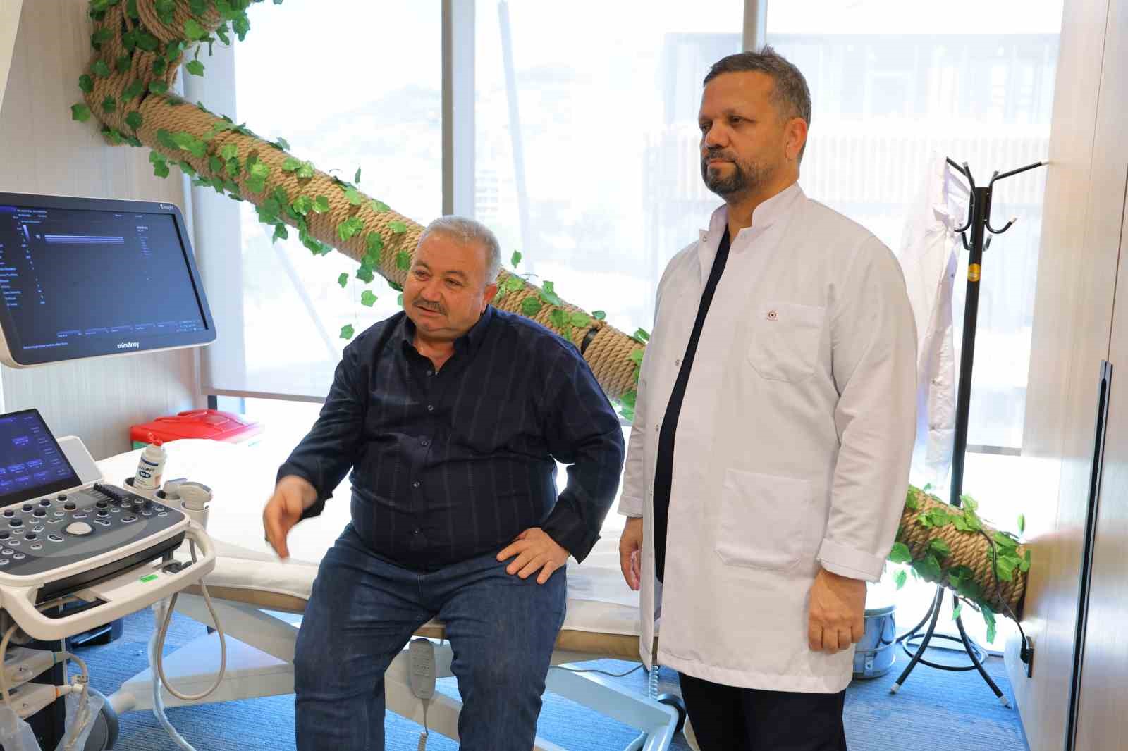 tekerlekli sandalyeyle getirilen hasta tedavi sonrasi yuruyerek cikti 1 8N9vLFBS