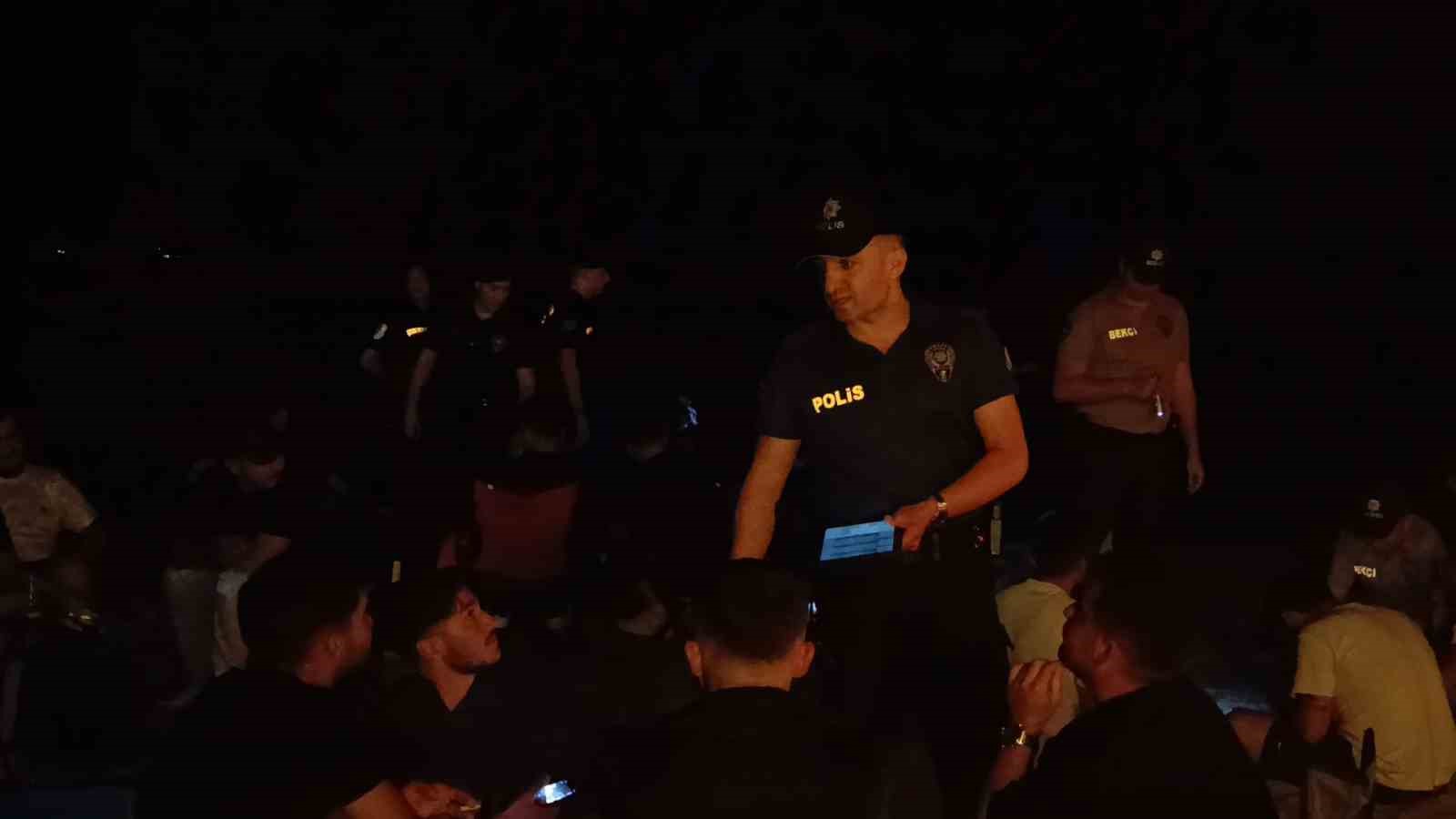 Tekirdağ Emniyeti’nden sahilde "Huzuru Birlikte Koruyalım" çağrısı 5 tekirdag emniyetinden sahilde huzuru birlikte koruyalim cagrisi 1 wMstcjVm