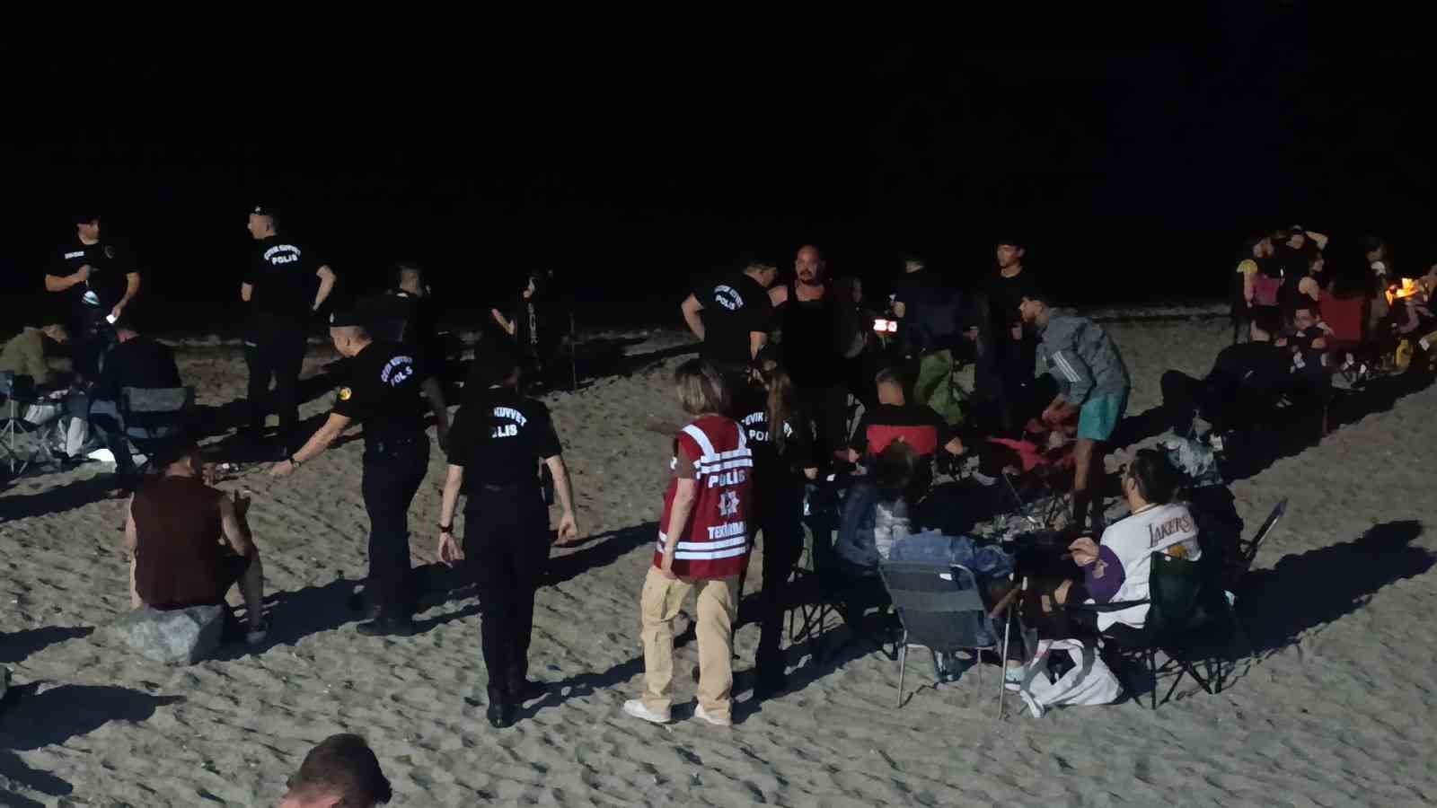 Tekirdağ Emniyeti’nden sahilde "Huzuru Birlikte Koruyalım" çağrısı 7 tekirdag emniyetinden sahilde huzuru birlikte koruyalim cagrisi 3 dvGFHOAw