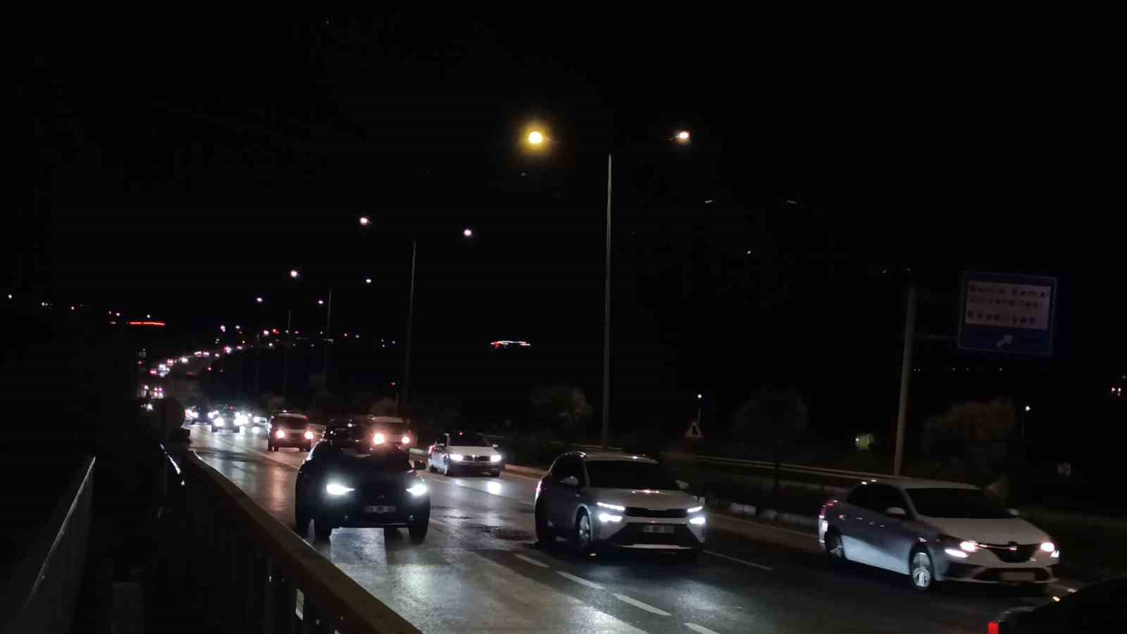 tekirdag istanbul yolunda donus yogunlugu aksam saatlerinde zirve yapti 5 n6jE8SVU