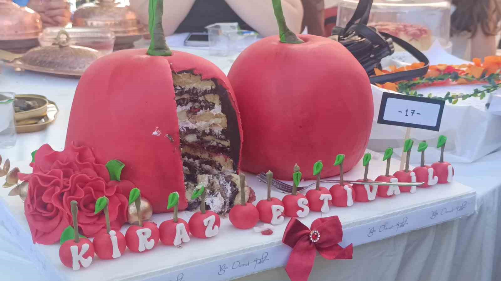 Tekirdağ Kiraz Festivali’nde kirazlı lezzetler kıyasıya yarıştı 14 tekirdag kiraz festivalinde kirazli lezzetler kiyasiya yaristi 10 tnre36AI