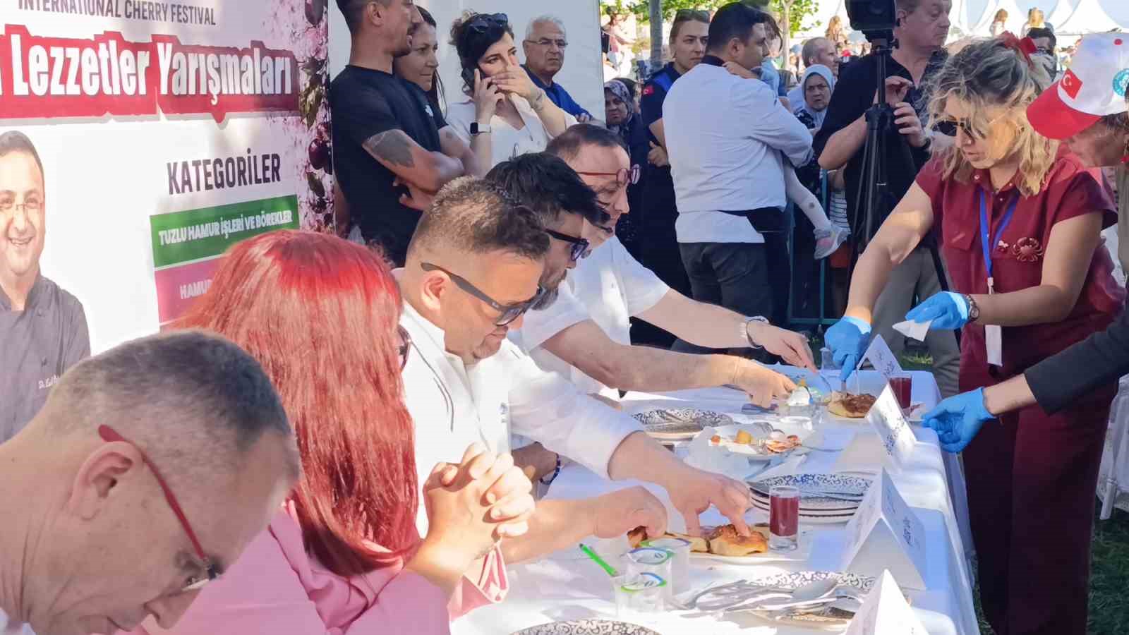 Tekirdağ Kiraz Festivali’nde kirazlı lezzetler kıyasıya yarıştı 12 tekirdag kiraz festivalinde kirazli lezzetler kiyasiya yaristi 8 NYYXS387
