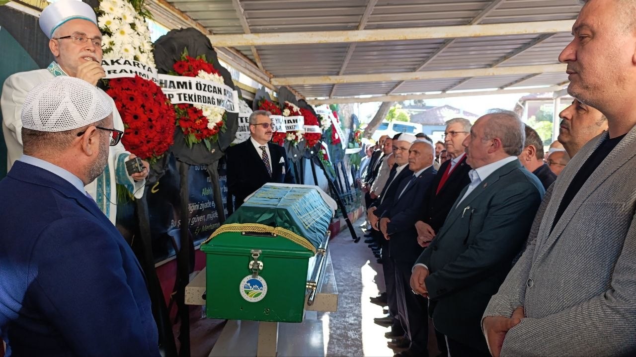 tekirdag valisinin agabeyi sakaryada son yolculuguna ugurlandi 3 6HOQv9Pw