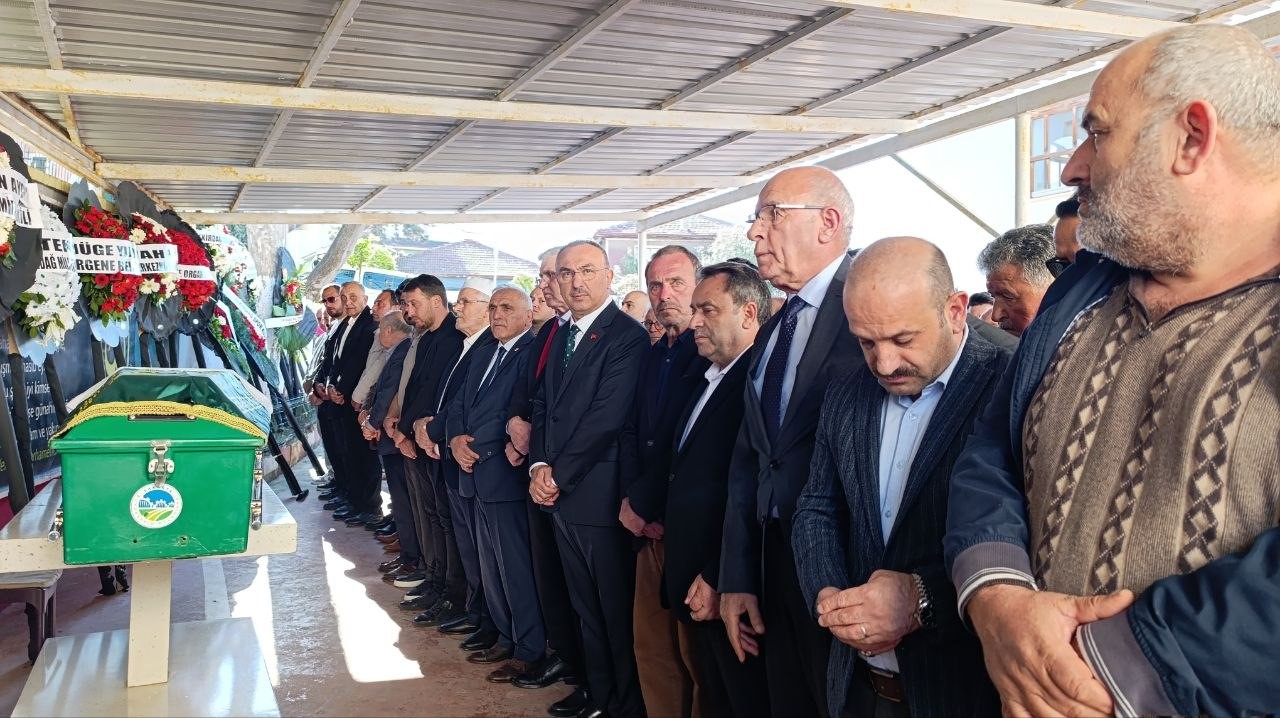 tekirdag valisinin agabeyi sakaryada son yolculuguna ugurlandi 4 fSt5GutJ