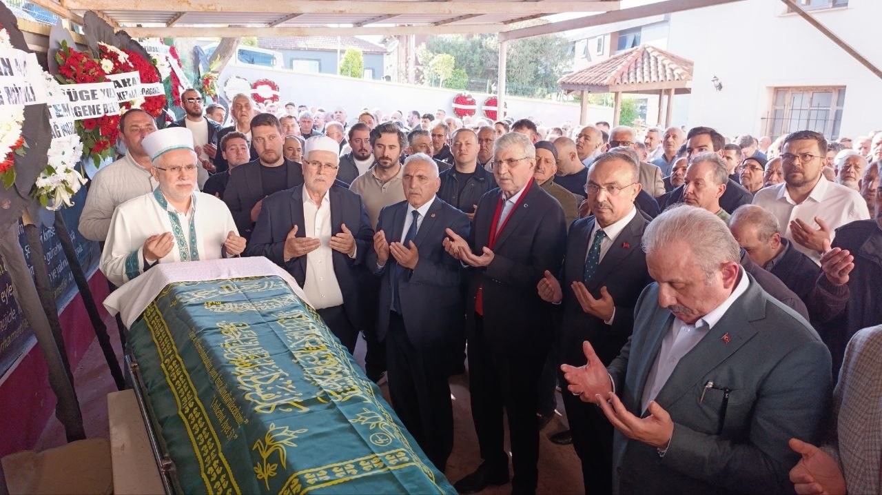 tekirdag valisinin agabeyi sakaryada son yolculuguna ugurlandi 5 LcTlj9aR