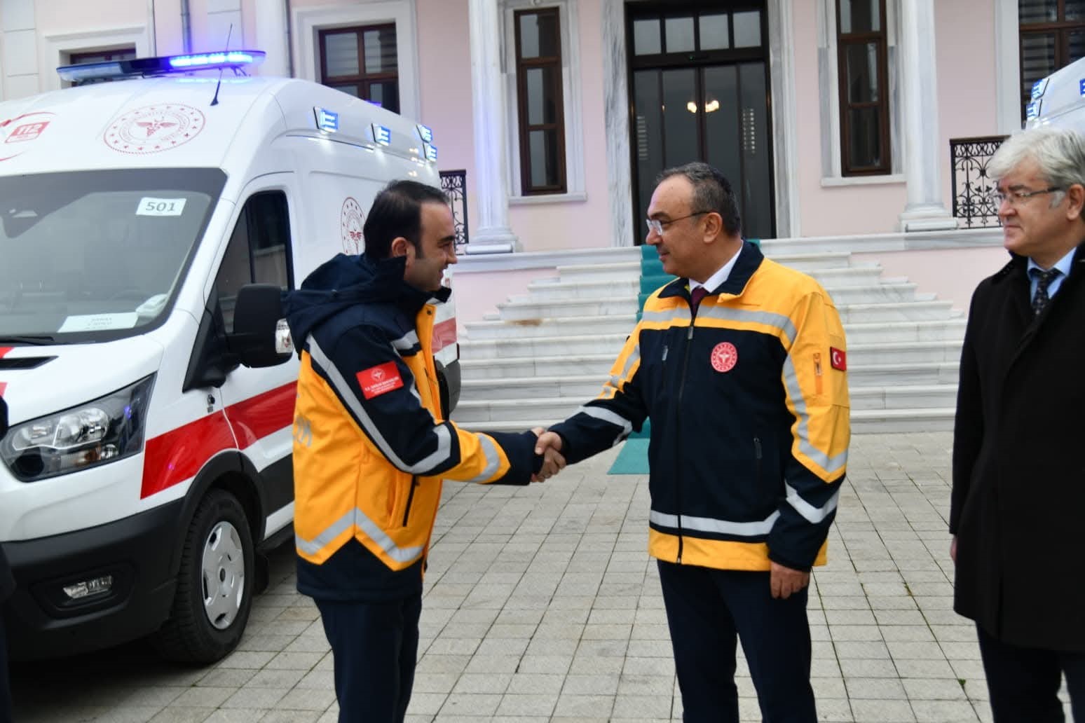Tekirdağ’a 6 yeni ambulans 8 tekirdaga 6 yeni ambulans 4 zsIS3fme