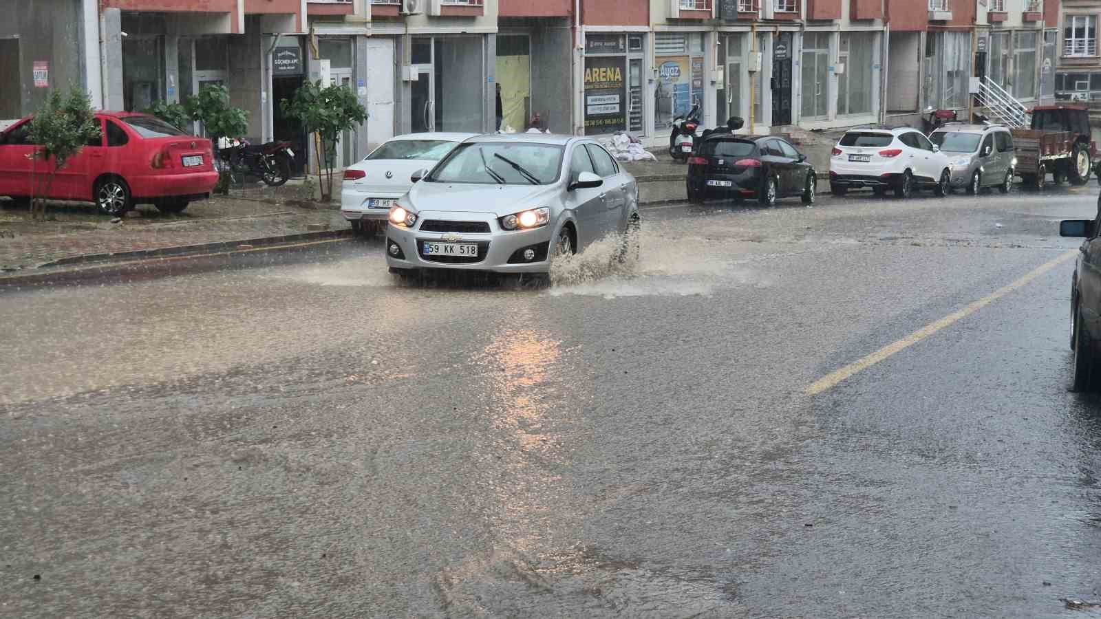 tekirdagda 10 dakikalik saganak hayati felc etti 3 D6HiCGpM