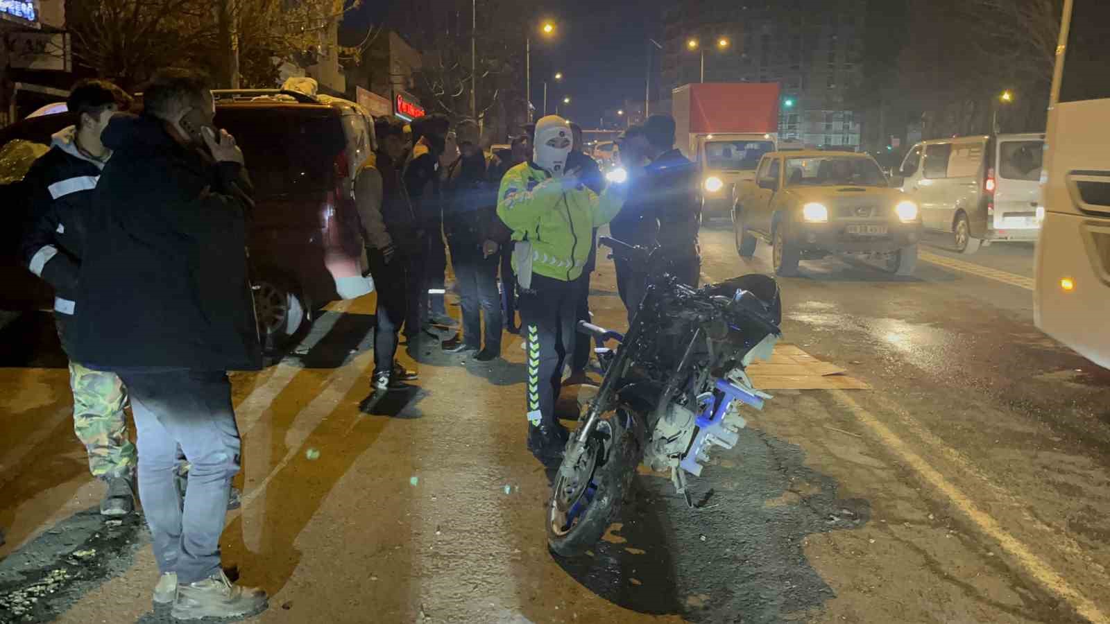 tekirdagda 2 kisinin yaralandigi feci kaza kamerada 2 ObLE4U4U