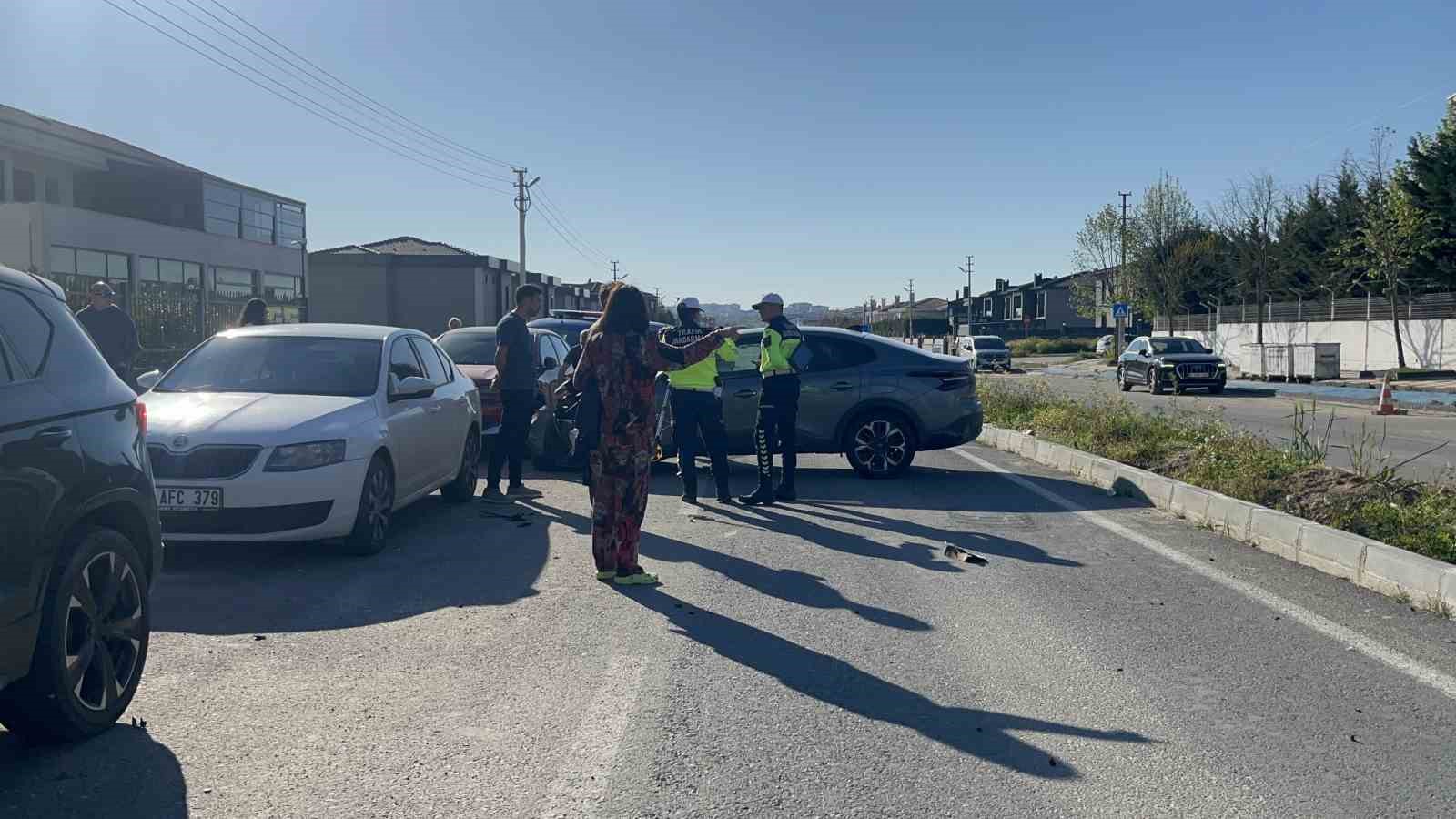 tekirdagda 2si cocuk 5 kisinin yaralandigi kaza kamerada 25 metre boyunca taklalar atti 5 QILltLd5