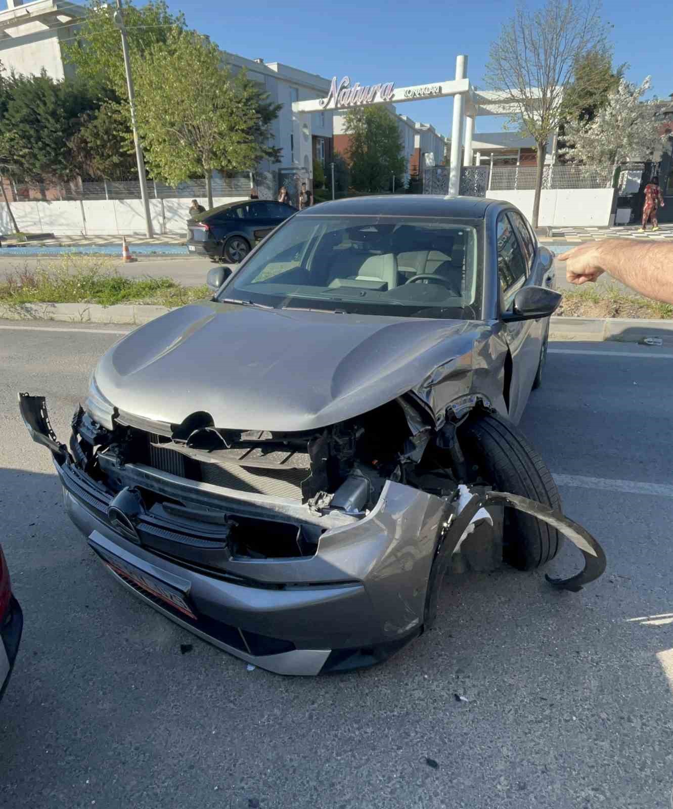 tekirdagda 2si cocuk 5 kisinin yaralandigi kaza kamerada 25 metre boyunca taklalar atti 6 OVcUsHQs