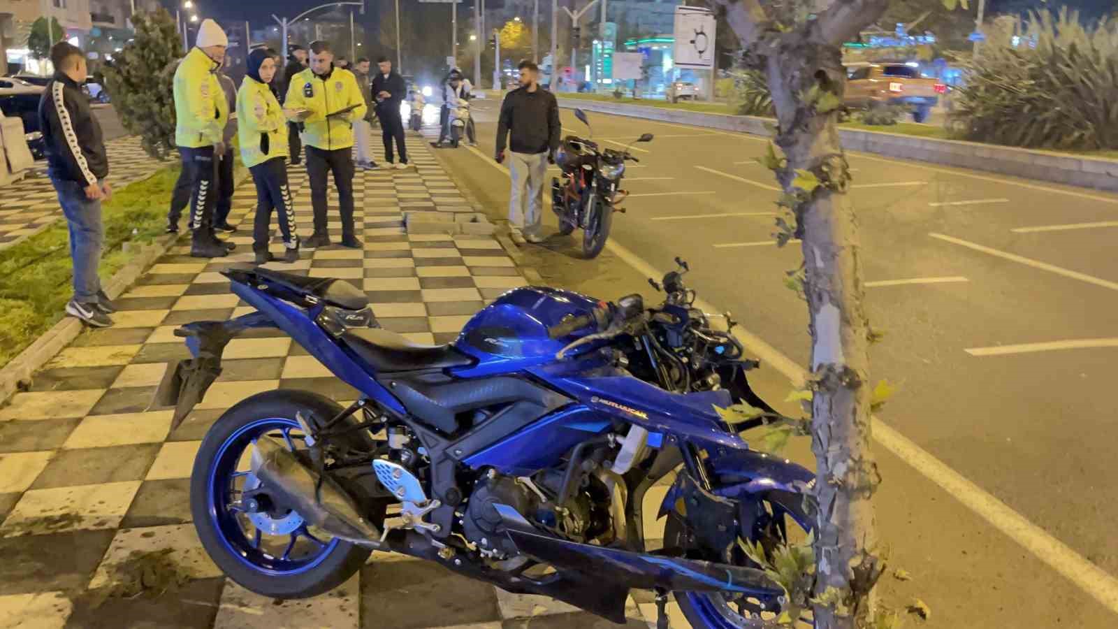 Tekirdağ’da 3 kişinin yaralandığı iki ayrı motosiklet kazası görüntülendi 8 tekirdagda 3 kisinin yaralandigi iki ayri motosiklet kazasi goruntulendi 4 ym6aAHB2