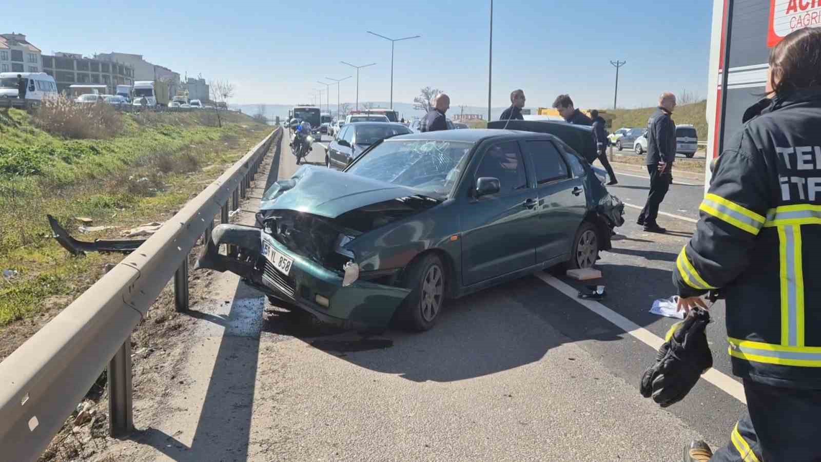 tekirdagda 4 aracli zincirleme kaza 5 yarali 4 dfUwBGtE