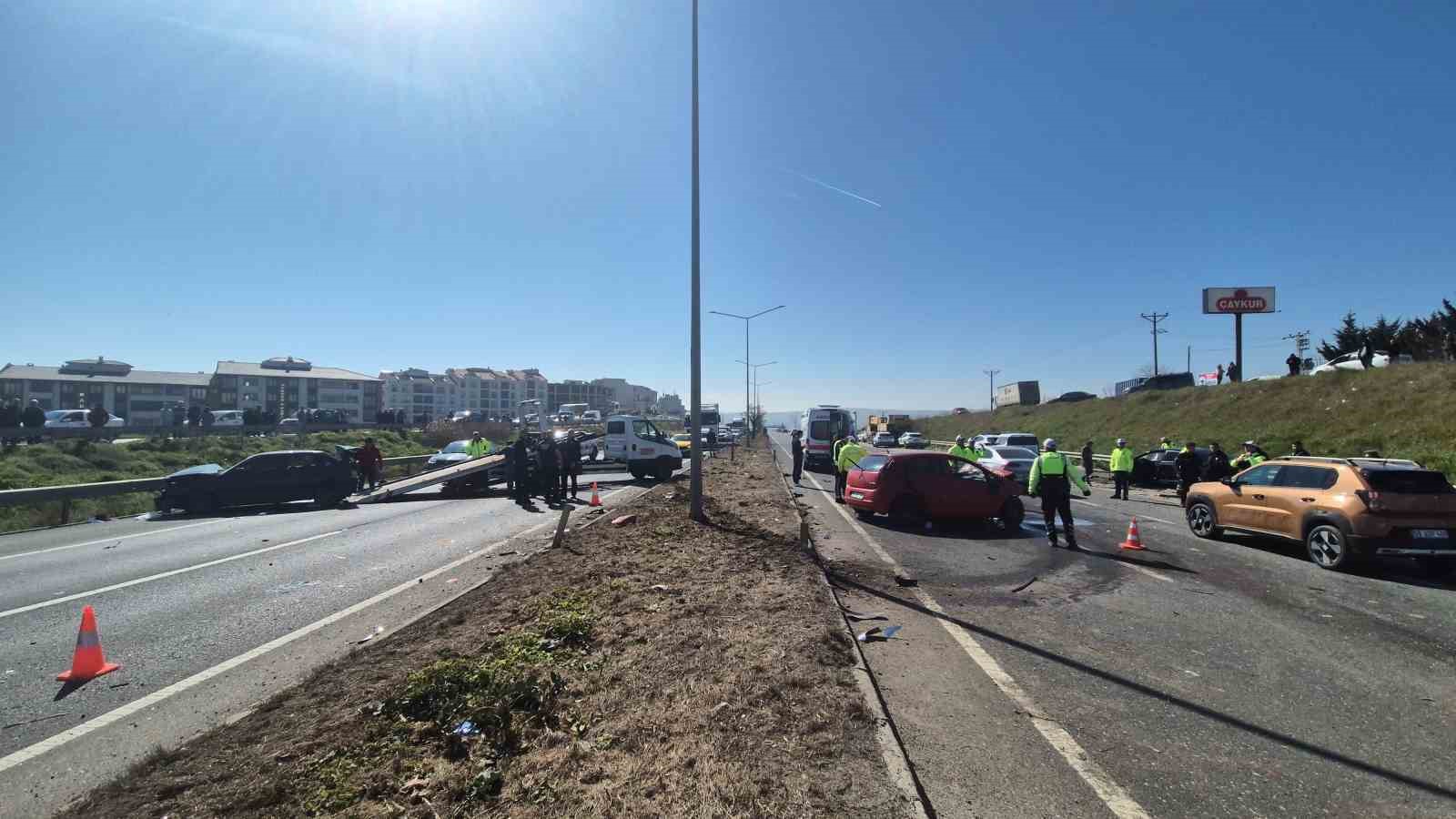 tekirdagda 4 aracli zincirleme kaza 5 yarali 5 ne4VOJ72