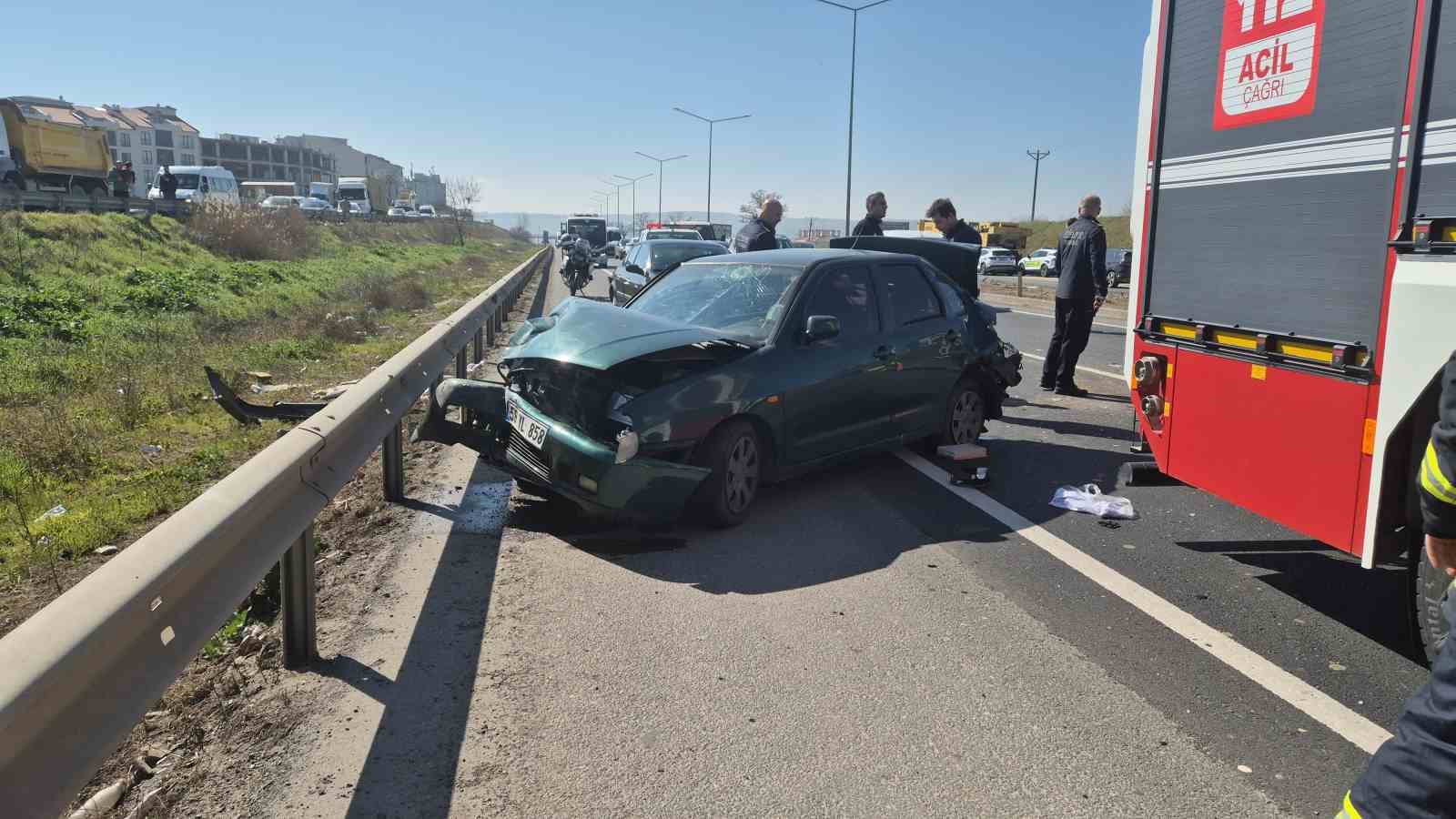 tekirdagda 4 aracli zincirleme kaza 5 yarali 8 6DV9g7dw