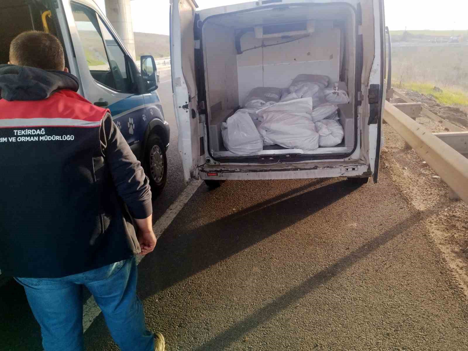 tekirdagda 400 kilo mensei belirsiz kokorec imha edildi 0 K3U5kBWV