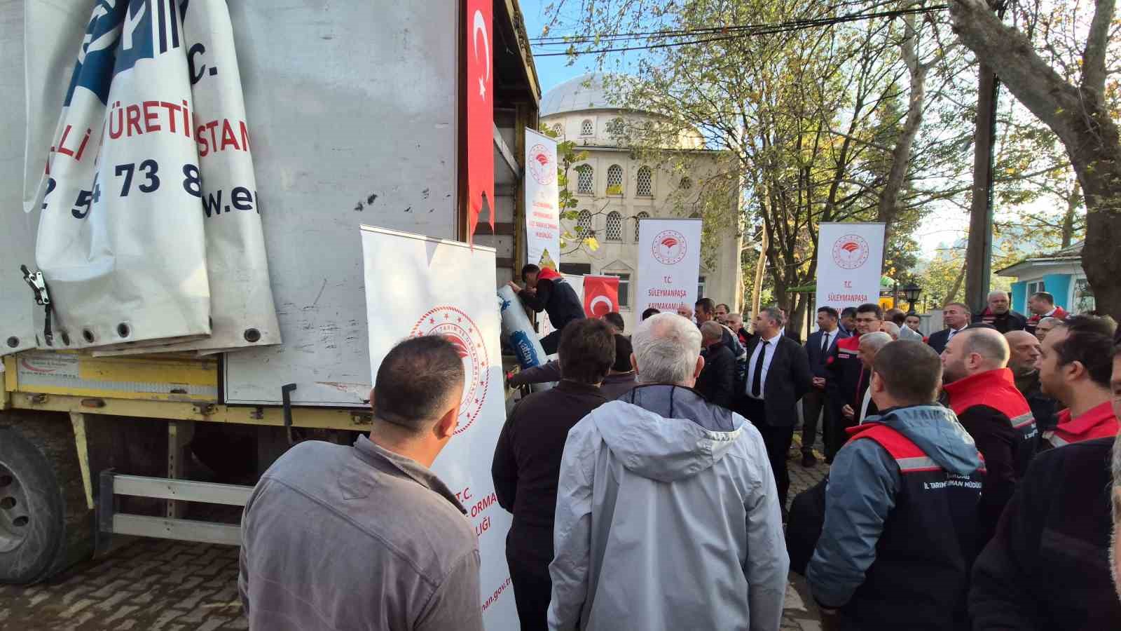 tekirdagda 70 futbol sahasi buyuklugunde sera naylonu dagitildi 2