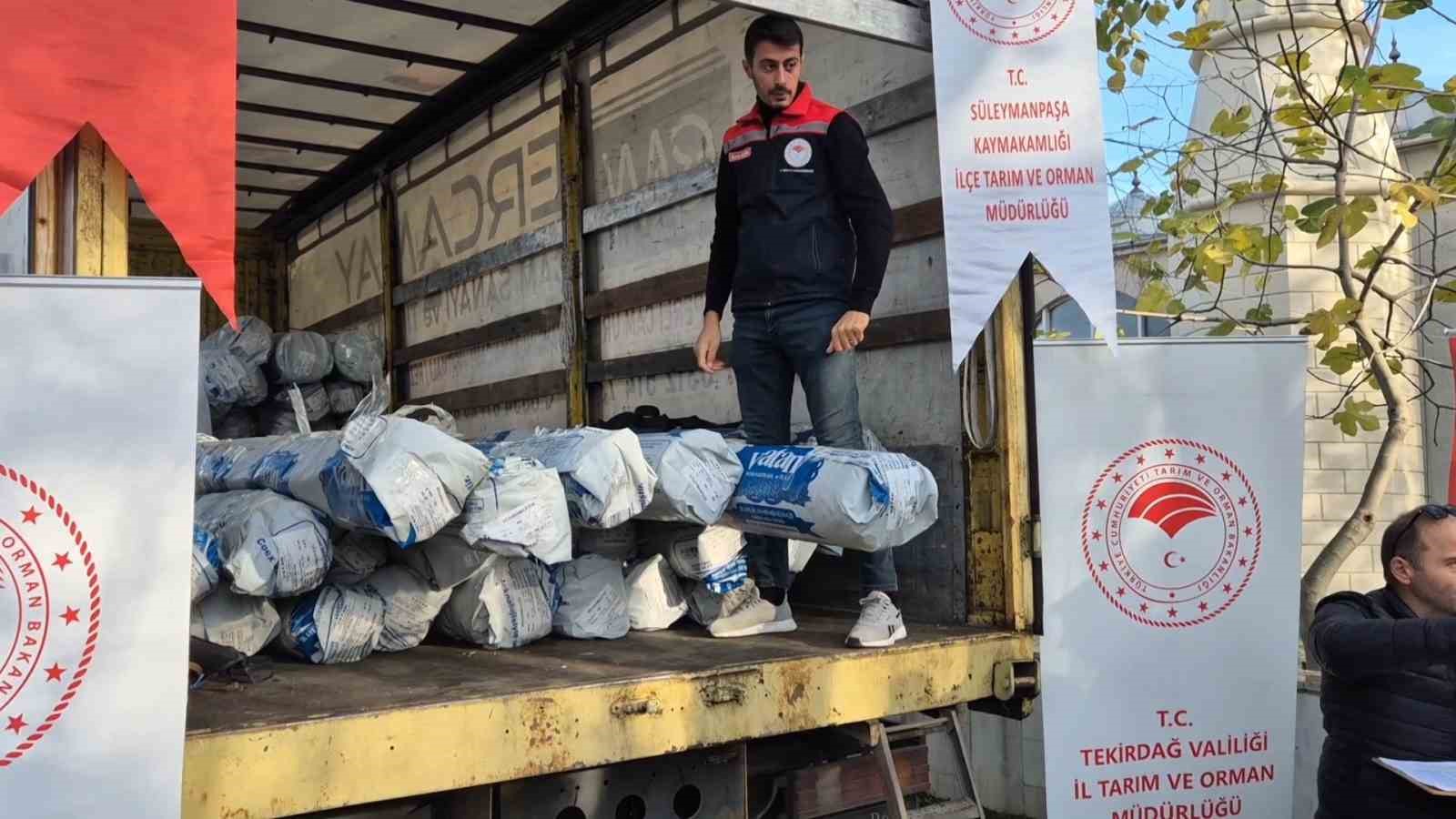 tekirdagda 70 futbol sahasi buyuklugunde sera naylonu dagitildi 4 ugADkAPV