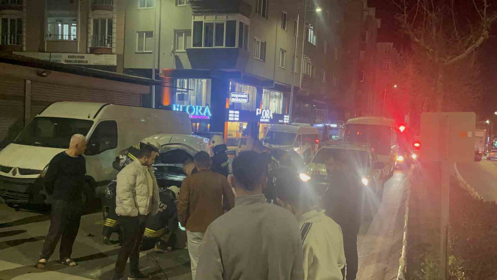 tekirdagda alkollu surucu isci servisine carpti ardindan minibus soforune tehditler savurdu 0 B6kK6bFl