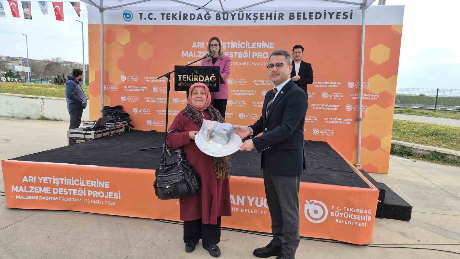 tekirdagda aricilara ekipman destegi 1 ATHAZiCn