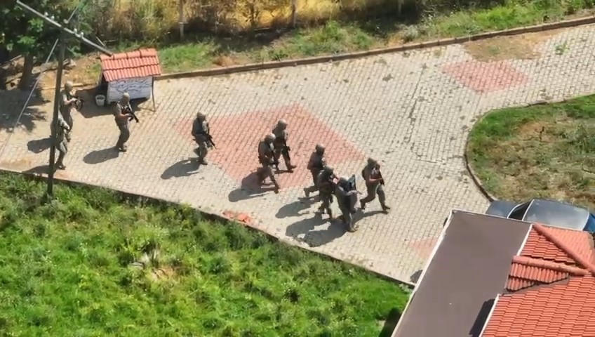 Tekirdağ’da bağ evine narkotik operasyonu: 109 kök hint keneviri ele geçirildi 6 tekirdagda bag evine narkotik operasyonu 109 kok hint keneviri ele gecirildi 2 BZfUPIMr