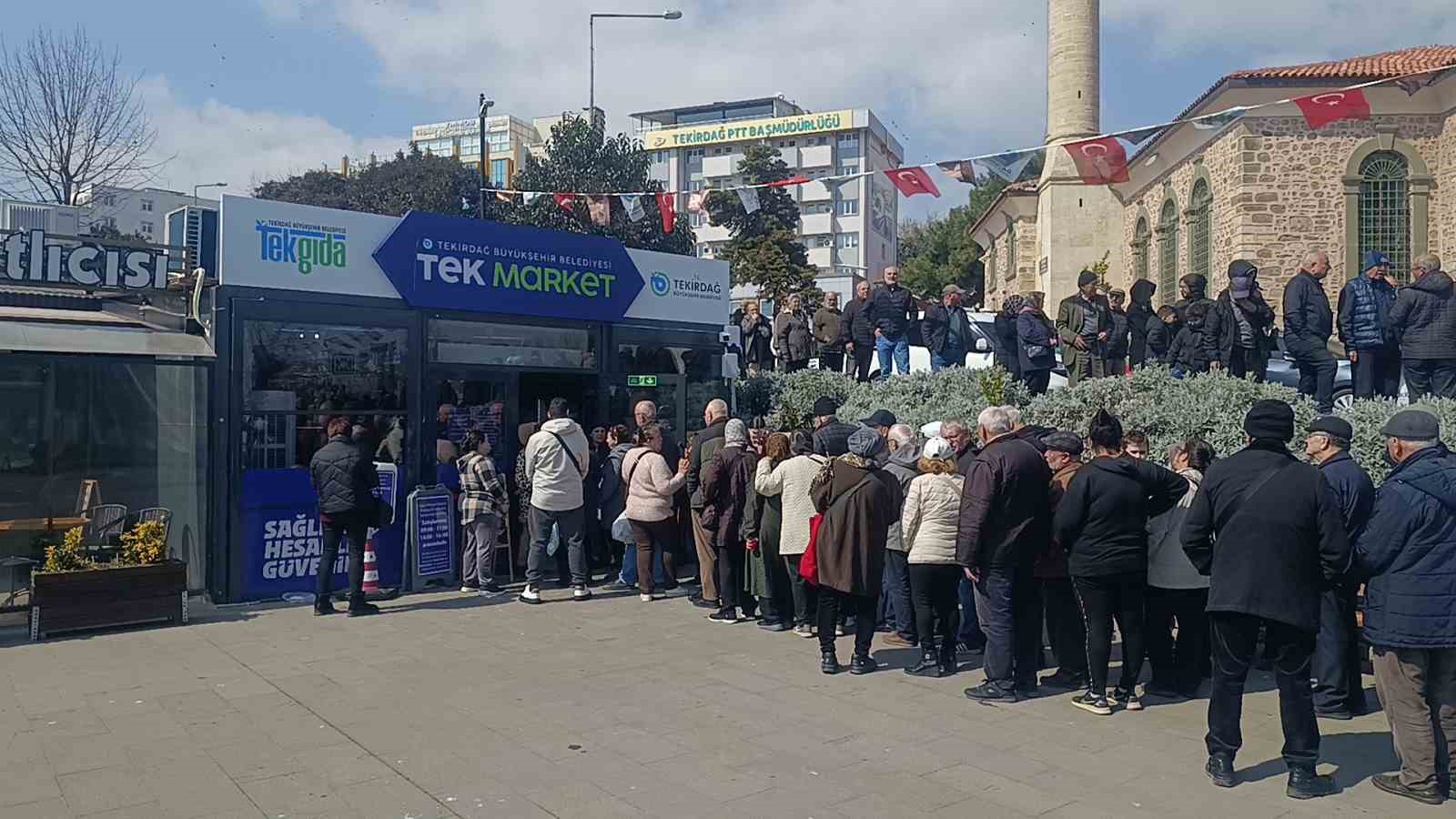 tekirdagda bayram alisverisi kuyrugu ucuz ete metrelerce sira olustu 4 VC6lqfjU