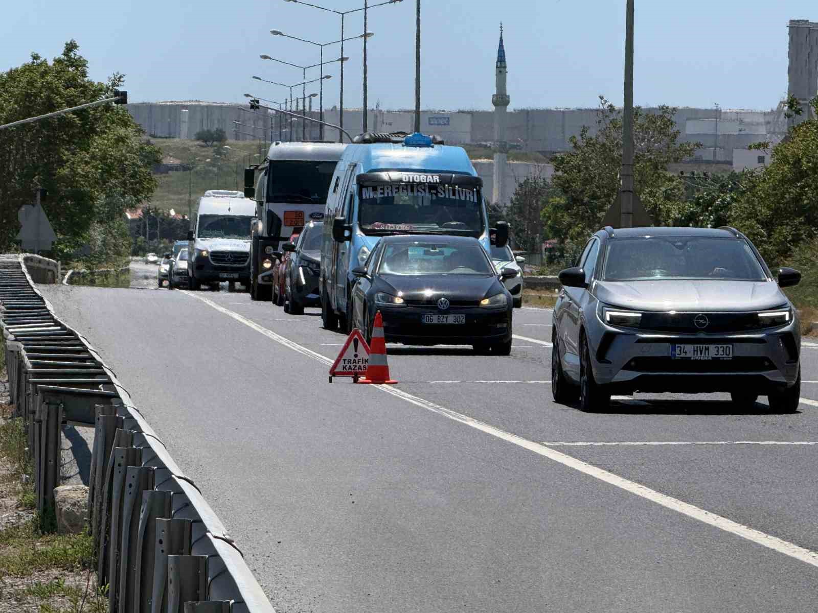 tekirdagda bayram donusu trafigi yogunlugu tekirdag istanbul karayolunda agir vasitalara kisitlama 0 kXMHan65