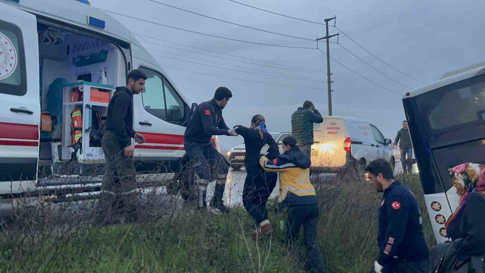 tekirdagda belediye halk otobusu tarlaya girdi 2 yarali 1 aZYneyKL