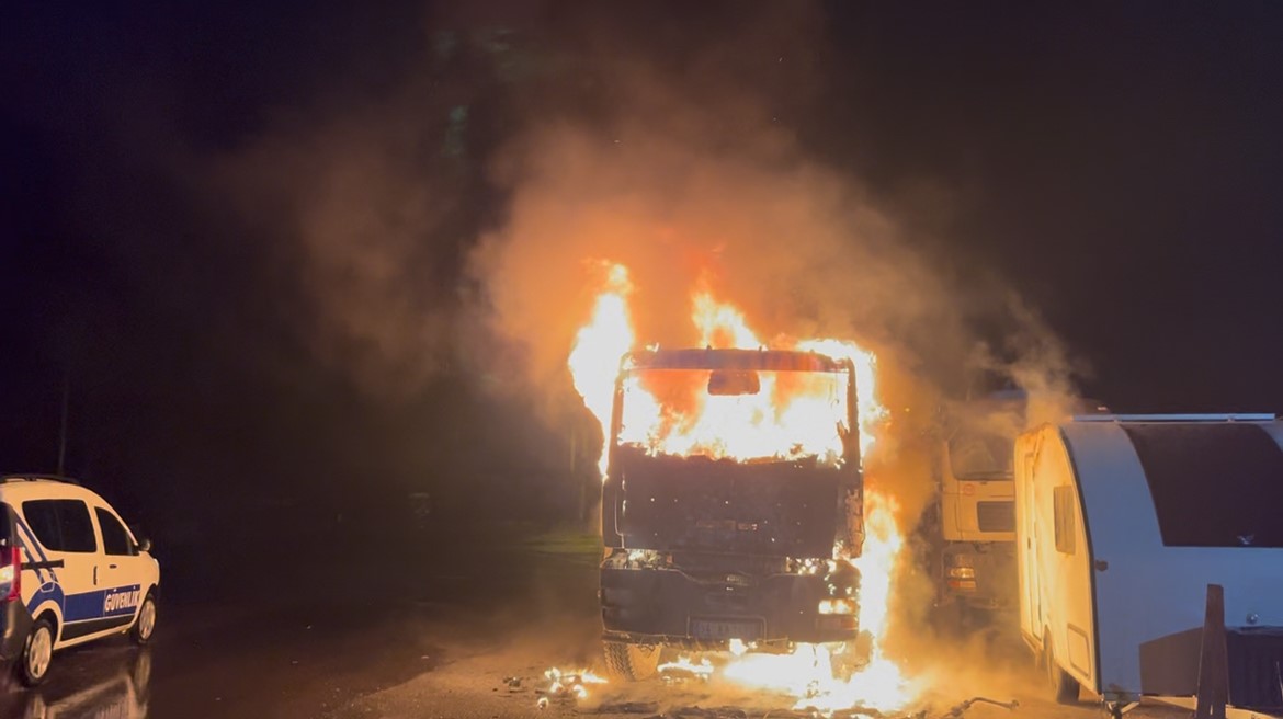tekirdagda beton pompasi alev topuna dondu 1 YYKcBqvI