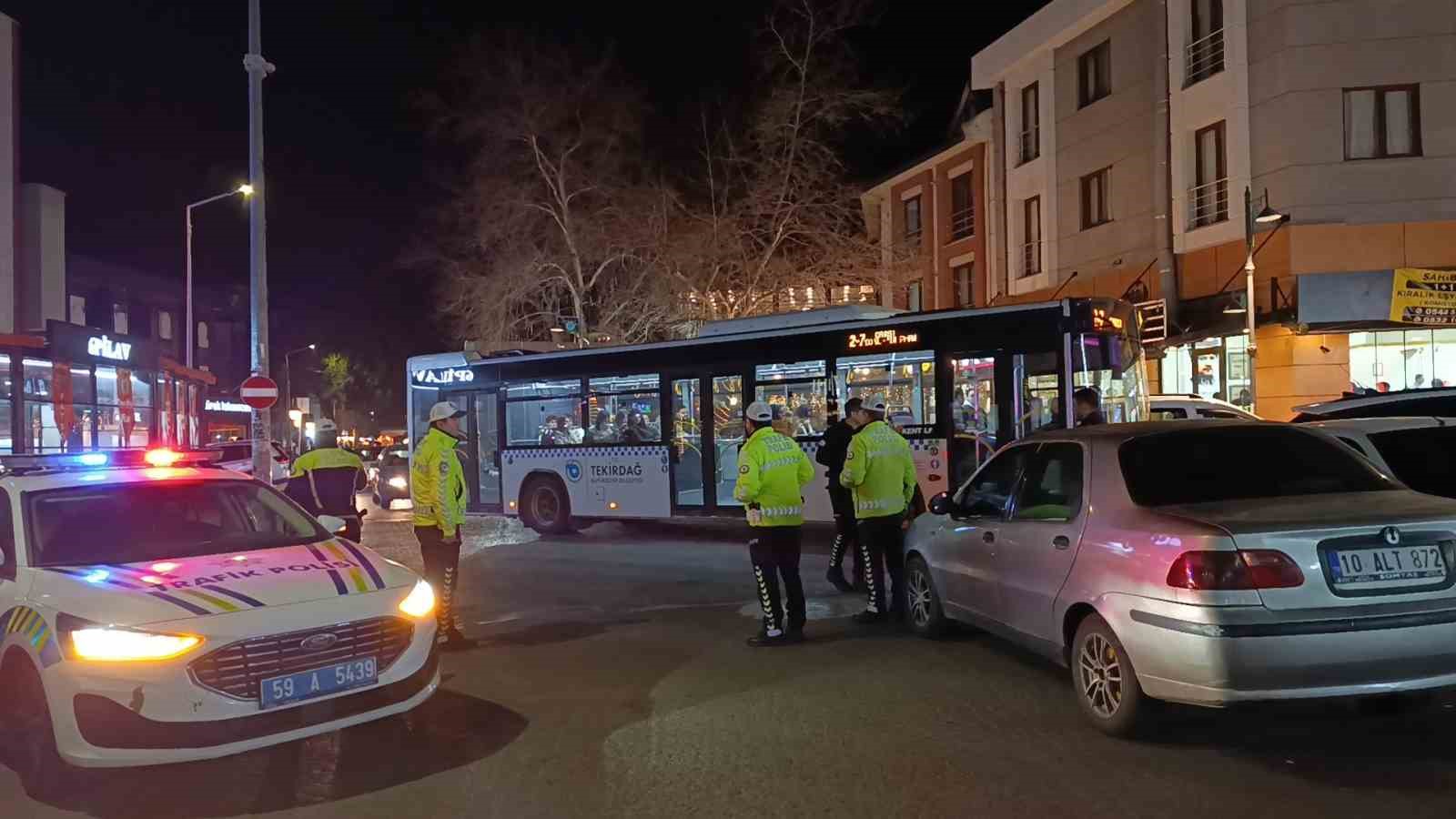 tekirdagda dur ihtarina uymayan surucu aracini birakip kacti surucuye 210 bin tl ceza uygulandi jqEgzhlL