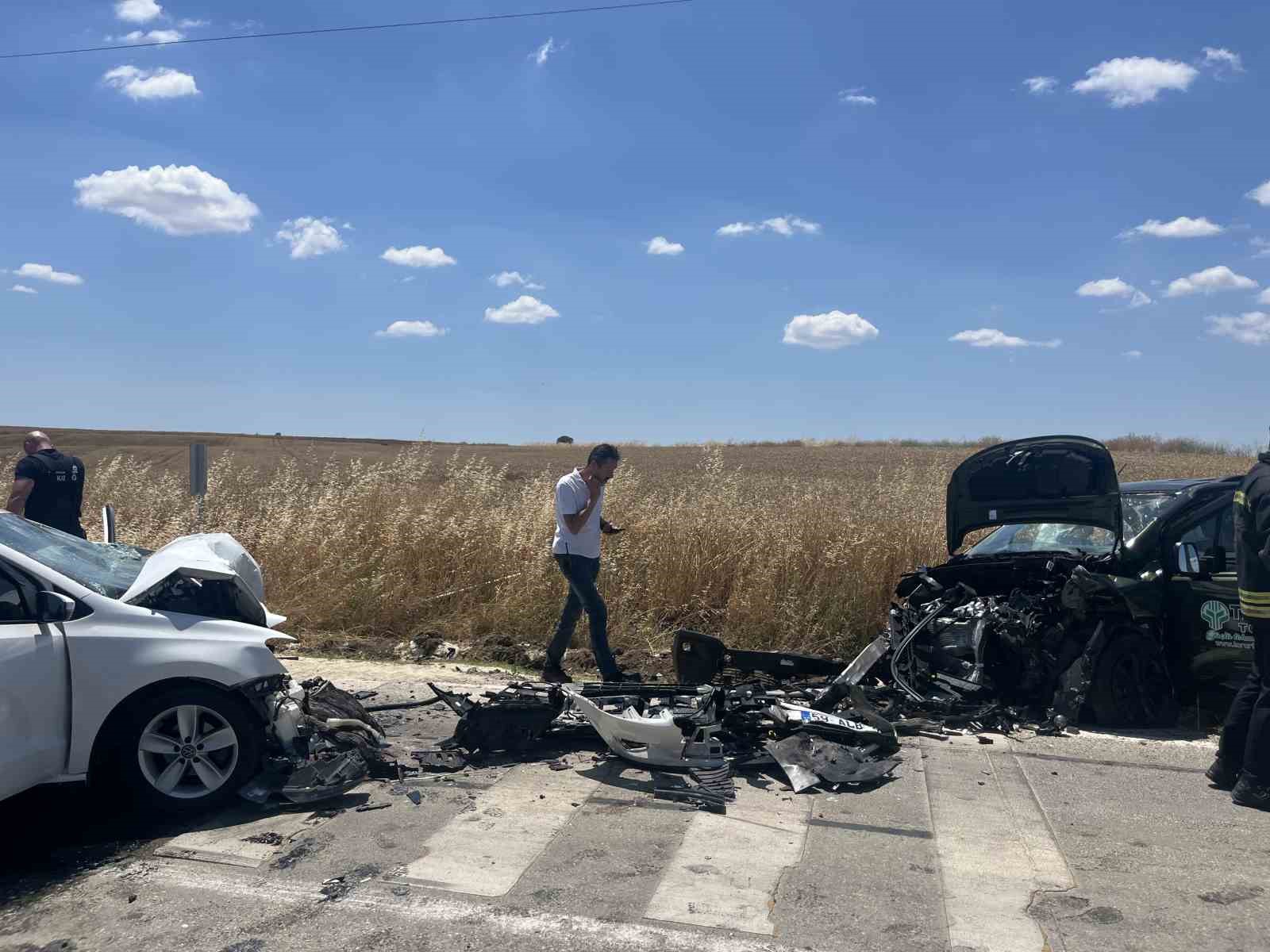 tekirdagda feci kaza 1i agir 2 yarali 1 RHUFLVk4