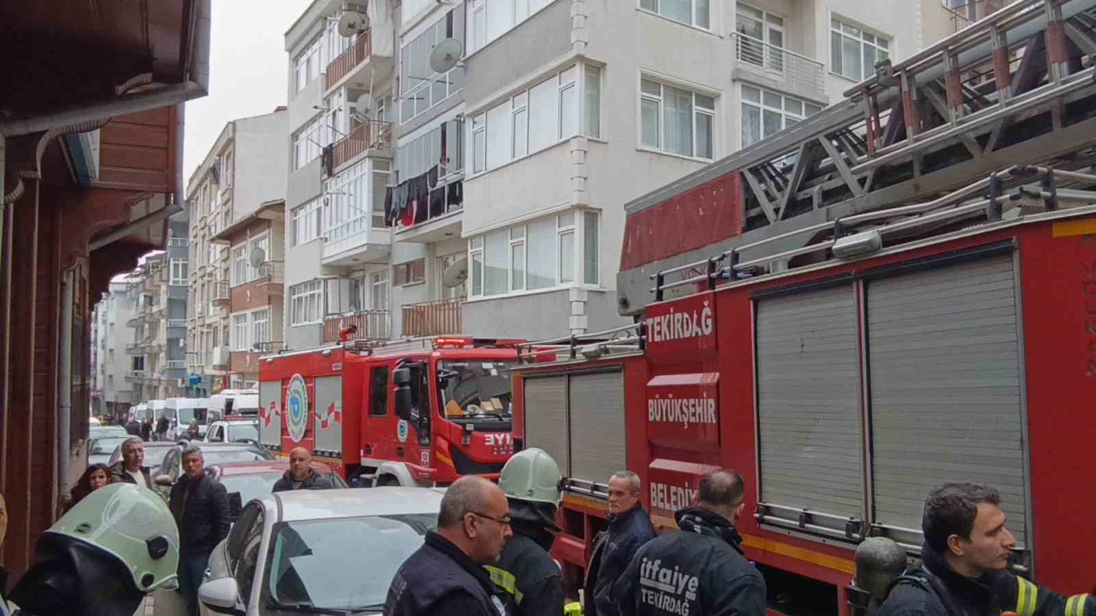 tekirdagda firinda yangin panigi 2 LSkBvLNJ