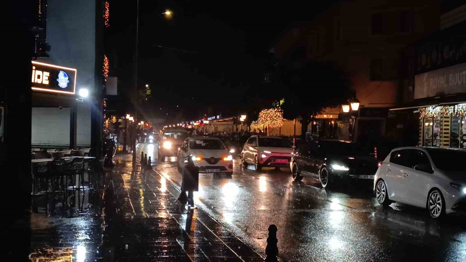 tekirdagda gece saatlerinde saganak yagis etkili oldu 3 8ZMJrszg