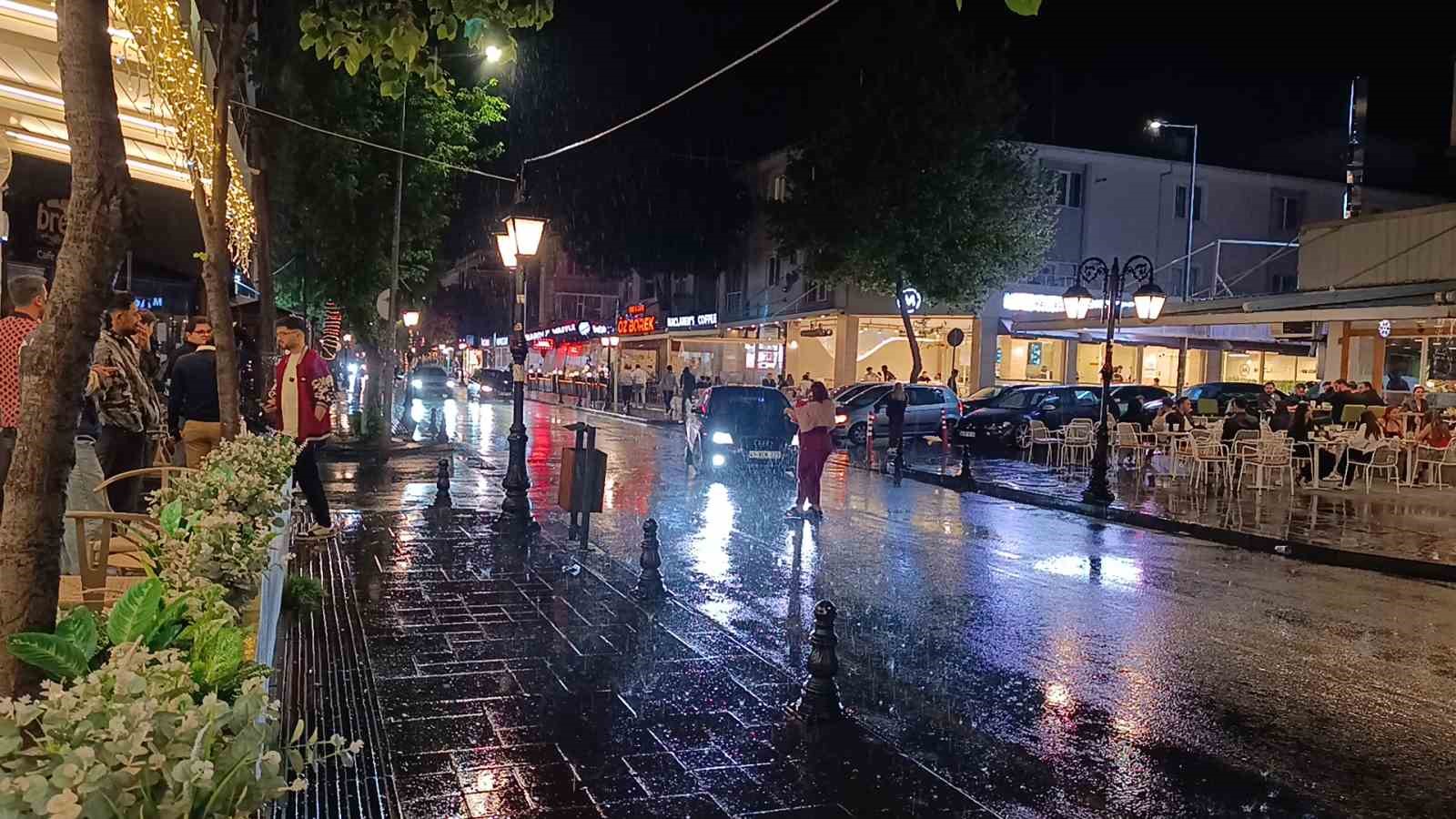 tekirdagda gece saatlerinde saganak yagis etkili oldu 4 5FzTa1s4
