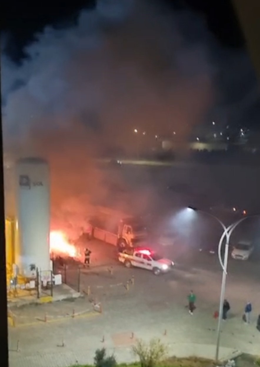 tekirdagda hastane bahcesinde oksijen tuplerinin yaninda yangin 1 DiubXMHN