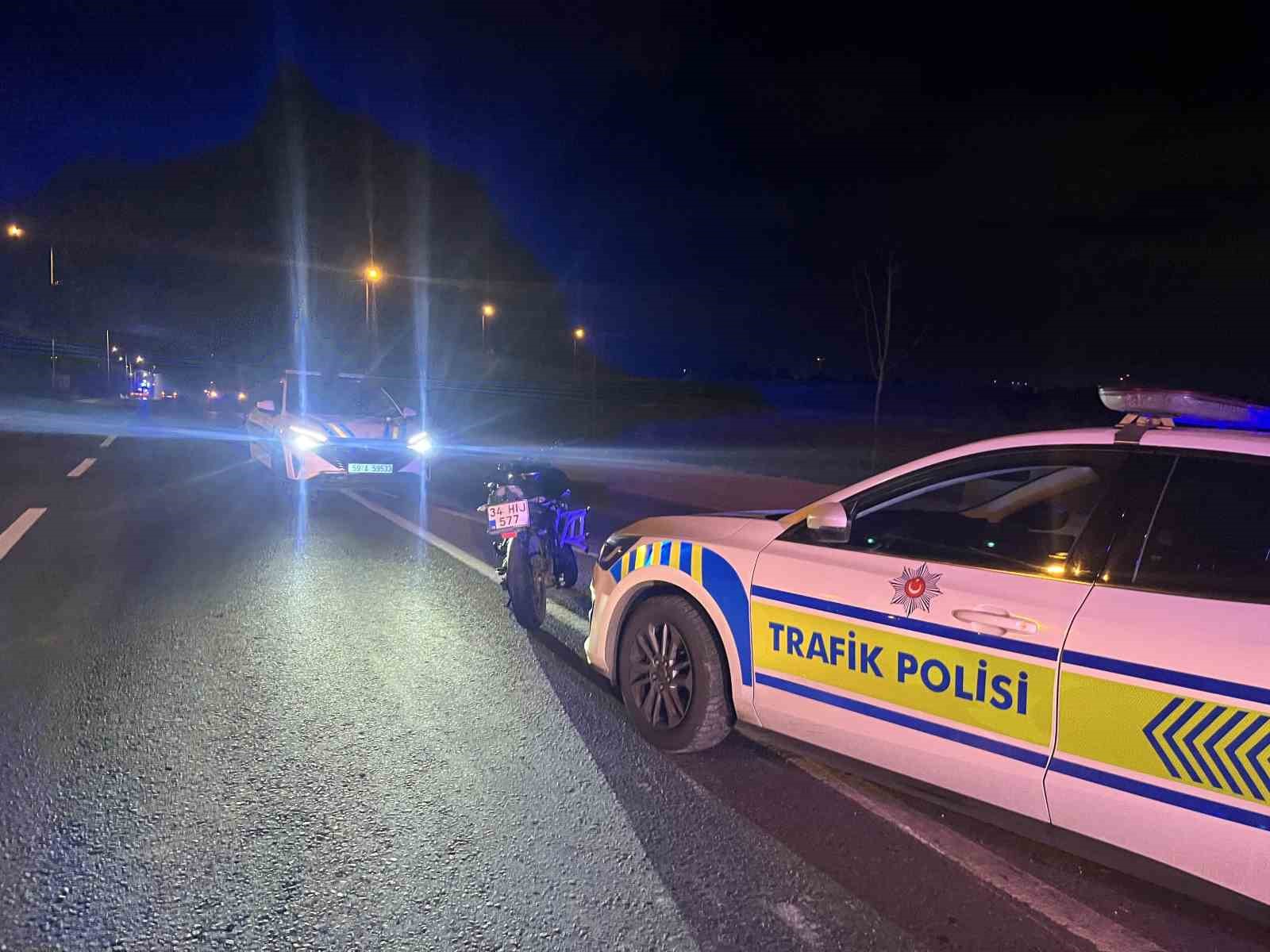tekirdagda iki motosiklet carpisti 3 yarali 1 QBERAIAA