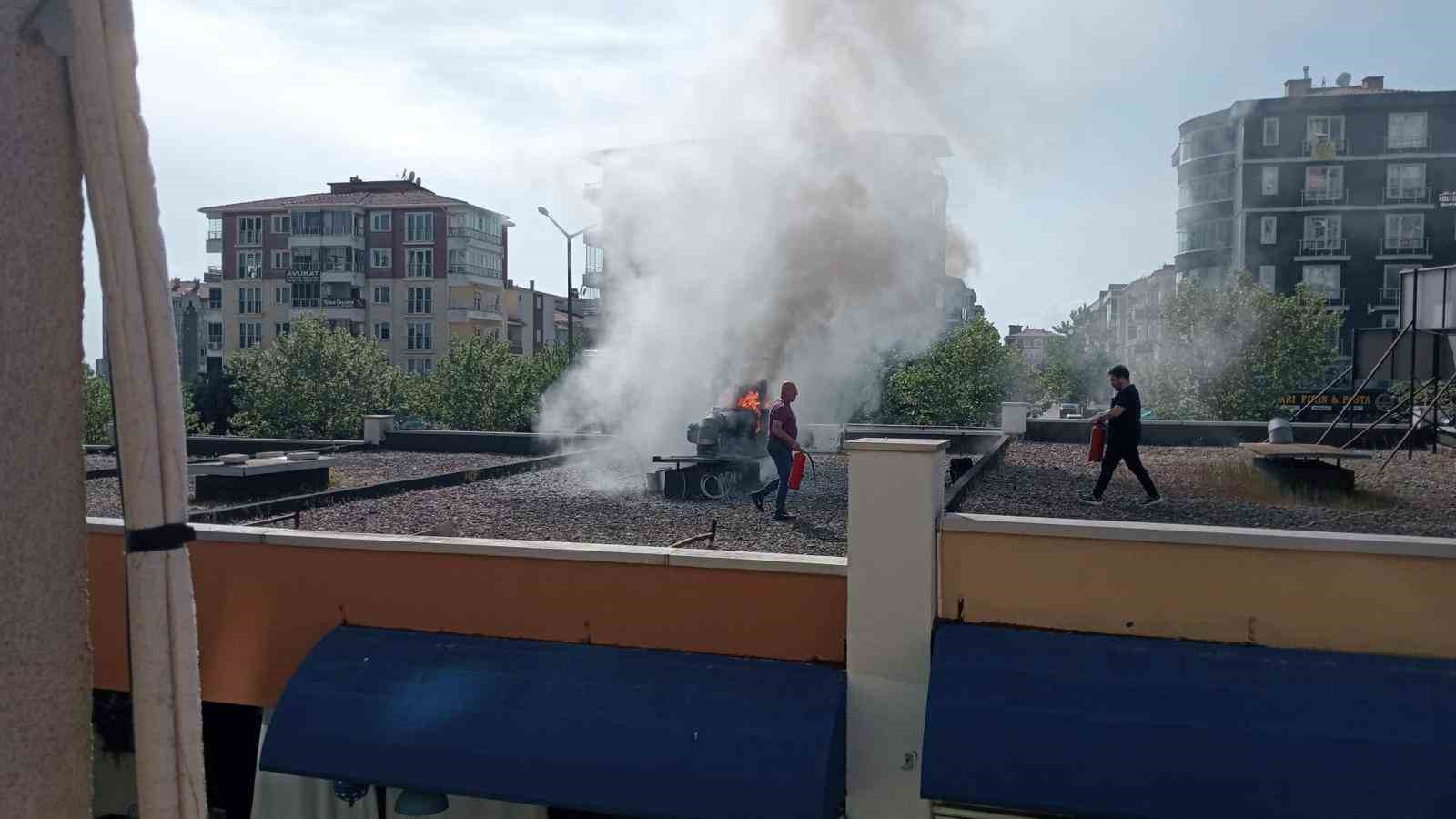 tekirdagda is yerindeki yangin otoparktaki araclara sicramadan sonduruldu 1 sC4JH7IK