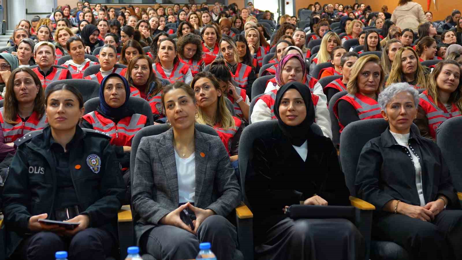 tekirdagda kadin polisler kadin yasal haklari egitimi konferansinda bilgilendirildi 2 g8iCOwRT
