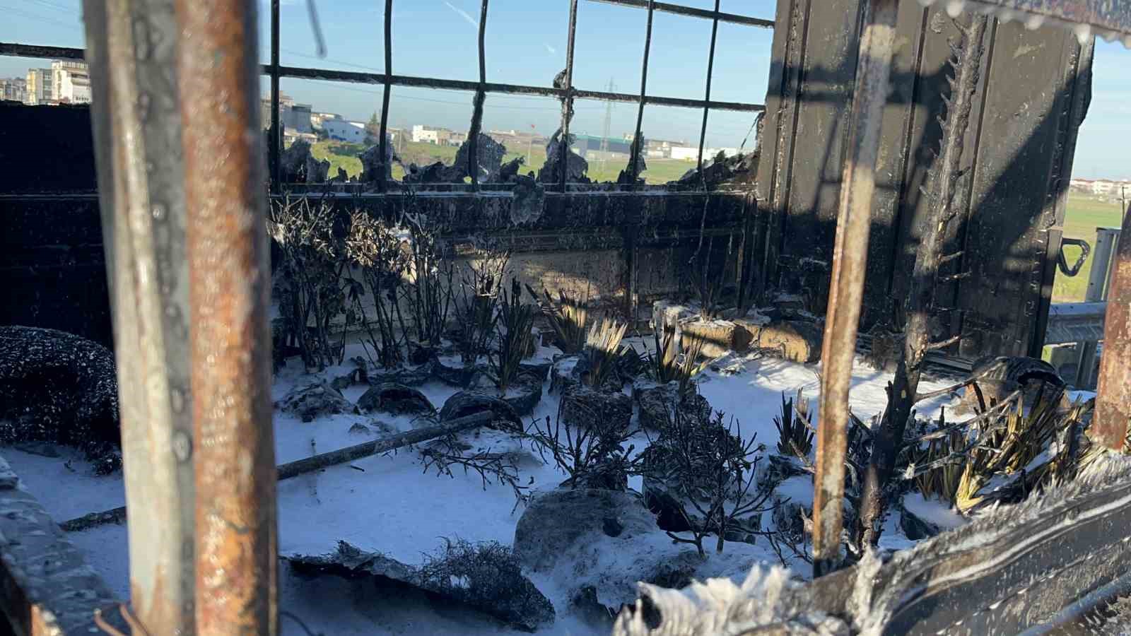 tekirdagda kamyonet alev topuna dondu 3 2FCEsJDY