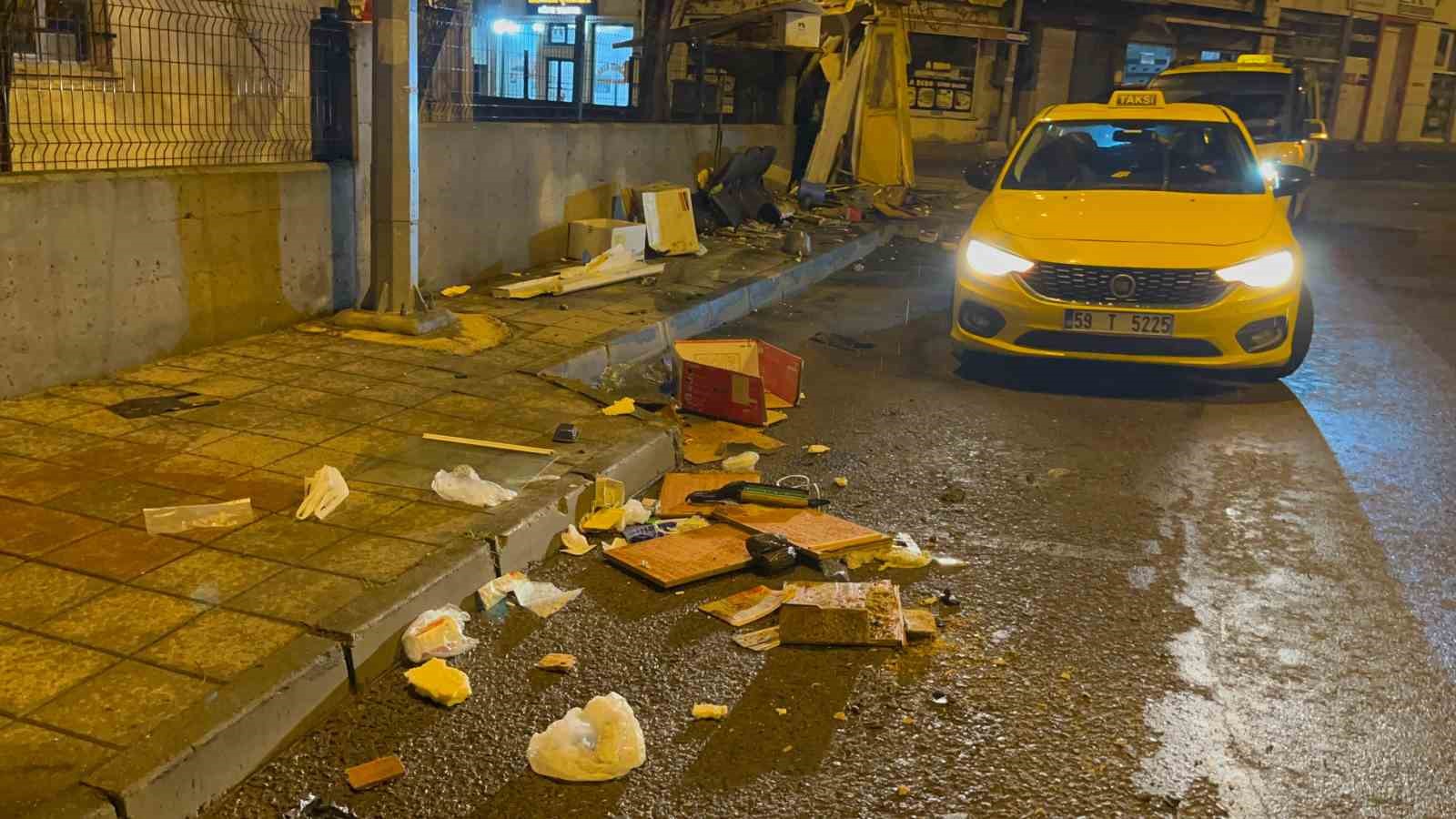 tekirdagda kamyonet taksi duragina daldi olay yerini terk etti o anlar kamerada 1 7cGMThsd