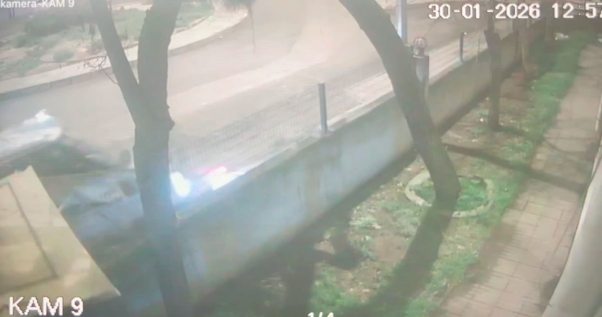 tekirdagda kamyonet taksi duragina daldi olay yerini terk etti o anlar kamerada 6 SCawpNBD