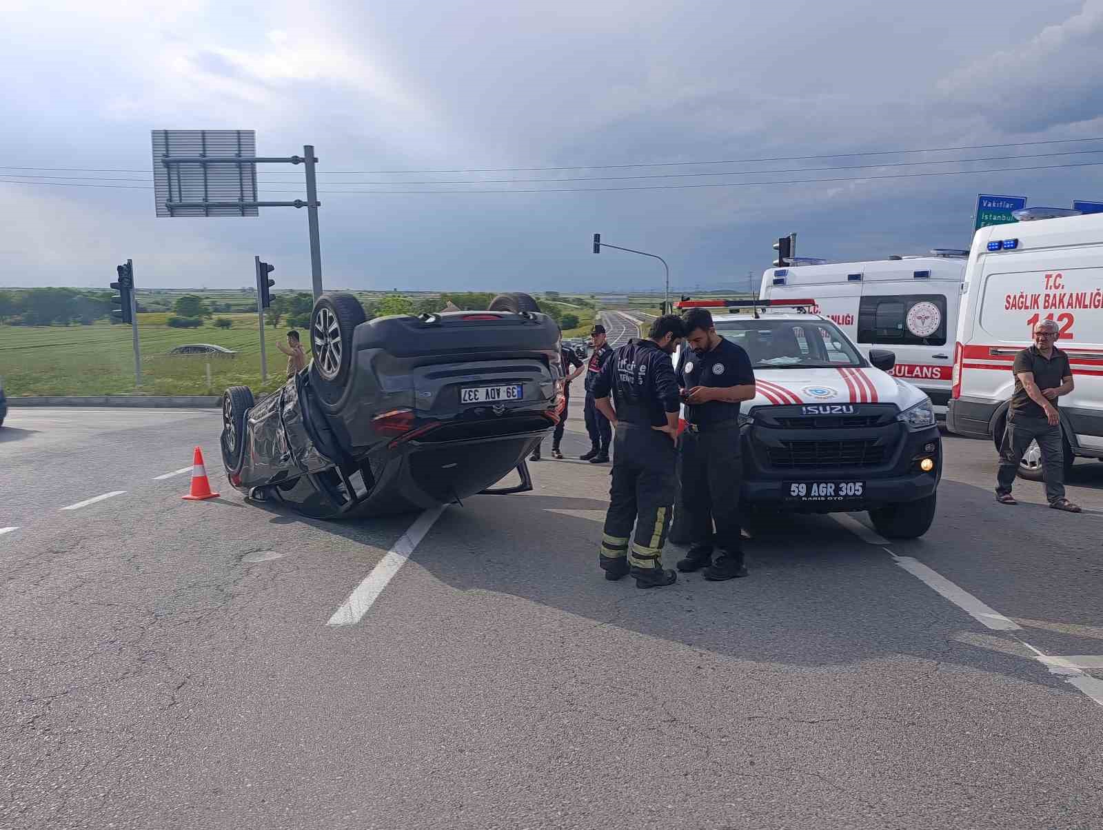tekirdagda kamyonetle carpisan otomobil ters dondu 1 yarali 3 d93yf25q
