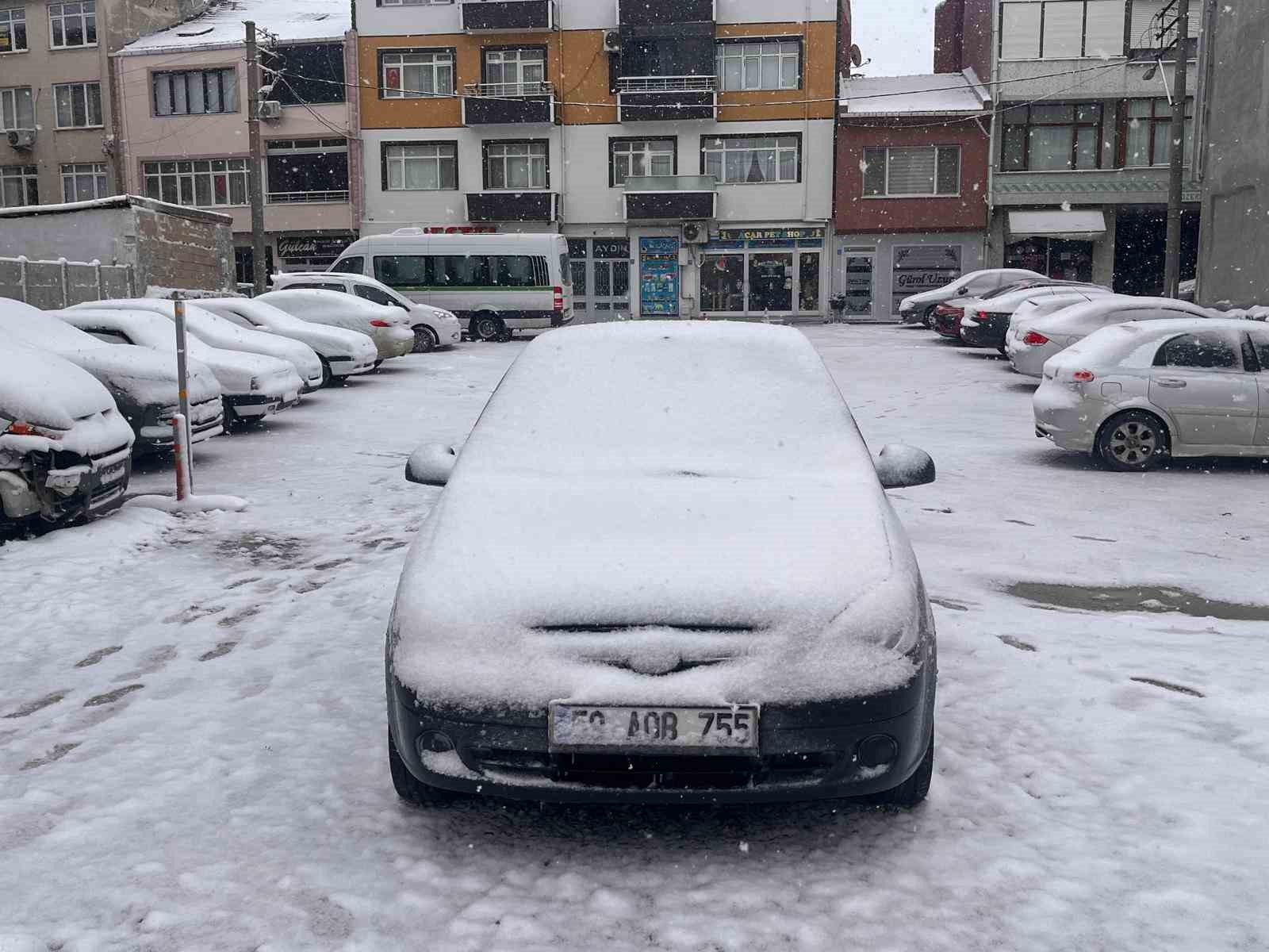 tekirdagda kar yagisi etkisini surduruyor 2 RA5pQ91L