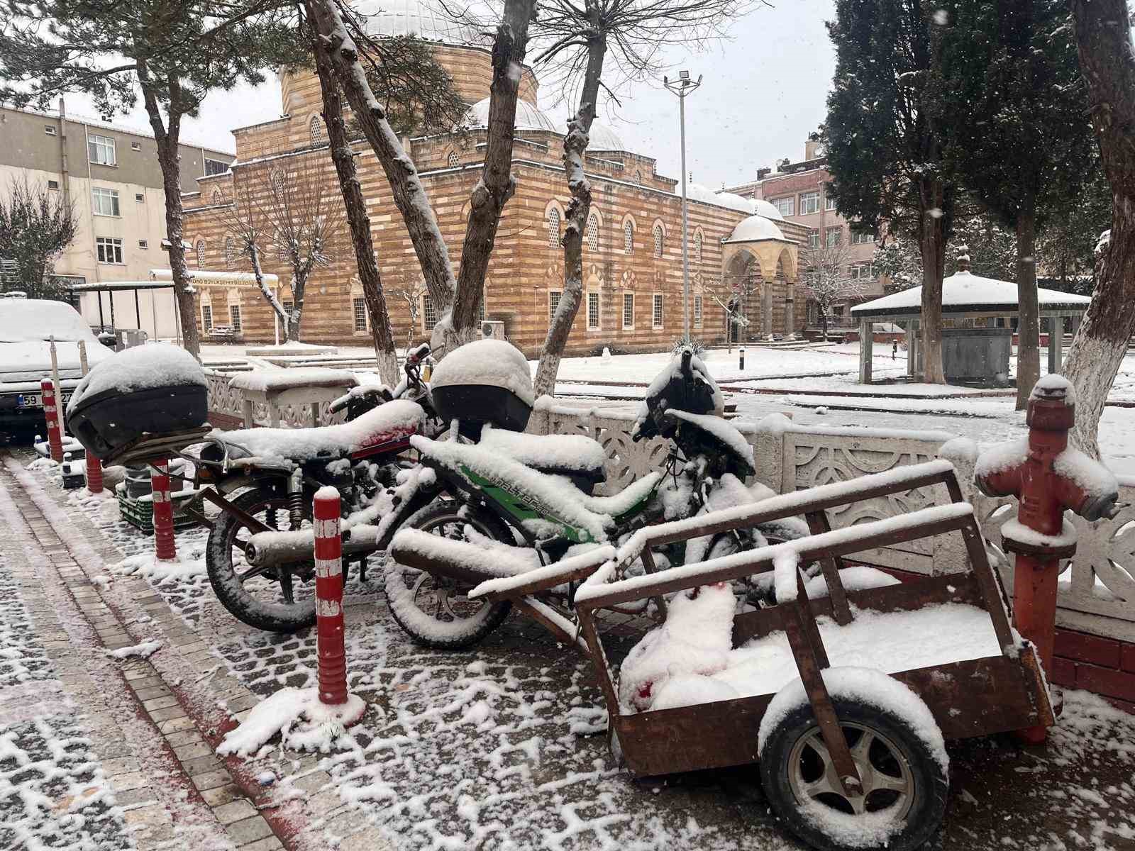 tekirdagda kar yagisi etkisini surduruyor 4 33jRflV1