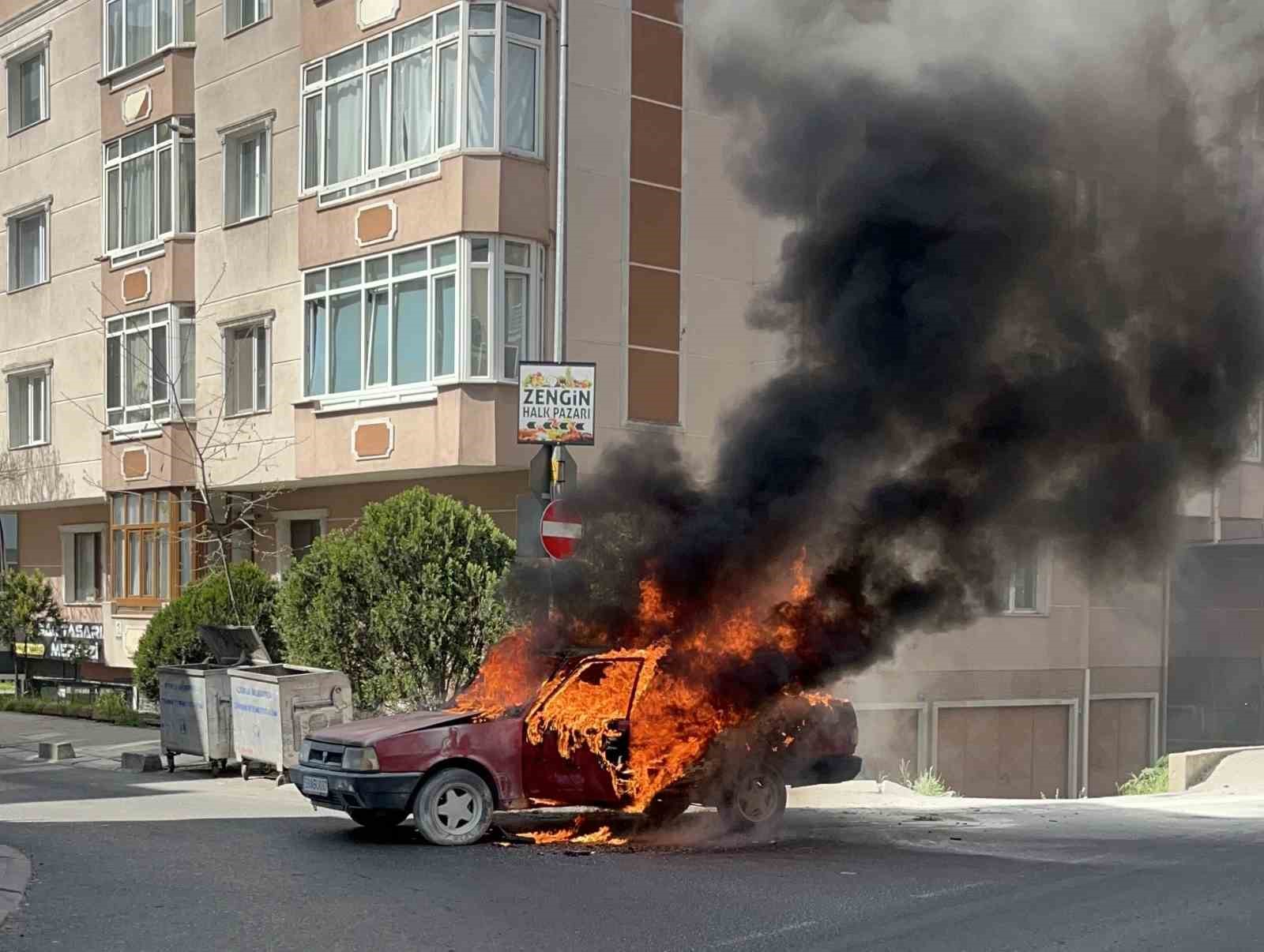 tekirdagda korku dolu anlar lpgli otomobil alev topuna dondu 1 KrDg4419