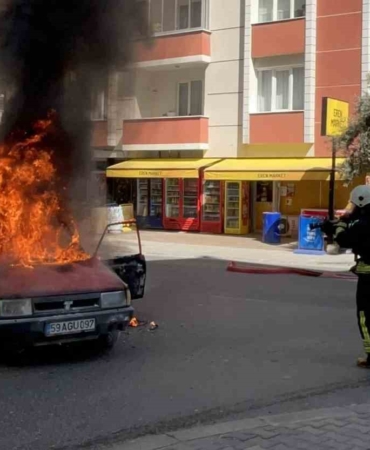 tekirdagda-korku-dolu-anlar-lpgli-otomobil-alev-topuna-dondu-vKpdK5fS.jpg