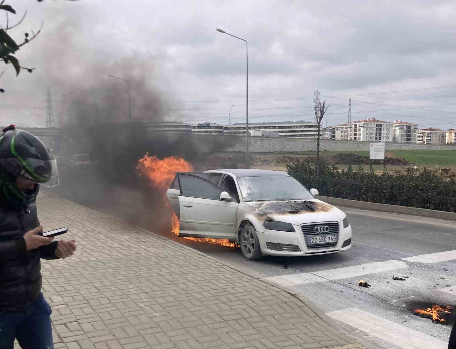 tekirdagda korku dolu anlar otomobil bir anda alev topuna dondu 1 8dEK3j33