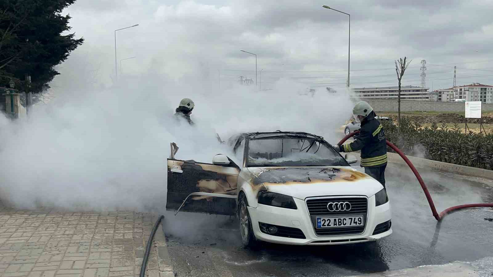 tekirdagda korku dolu anlar otomobil bir anda alev topuna dondu 3 393l2SOe