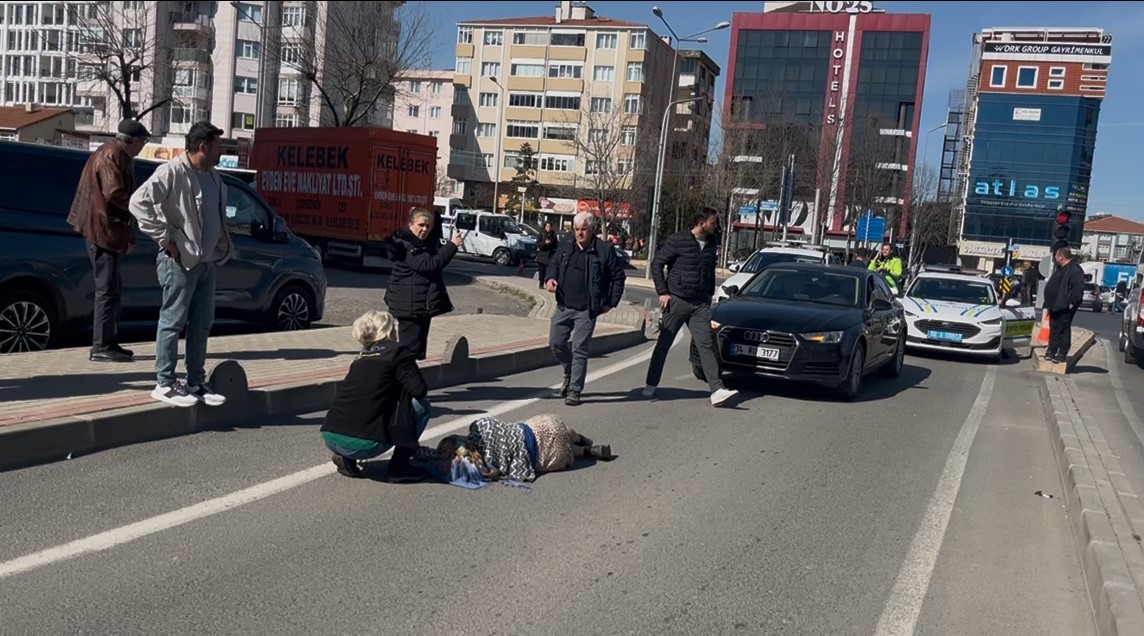 tekirdagda korkutan kaza arabanin carptigi yaya yere yigildi 0 bZPiZ374