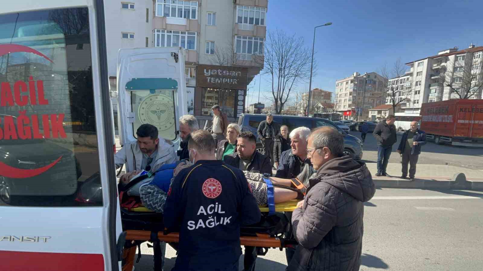 tekirdagda korkutan kaza arabanin carptigi yaya yere yigildi 2 5LRwtar3